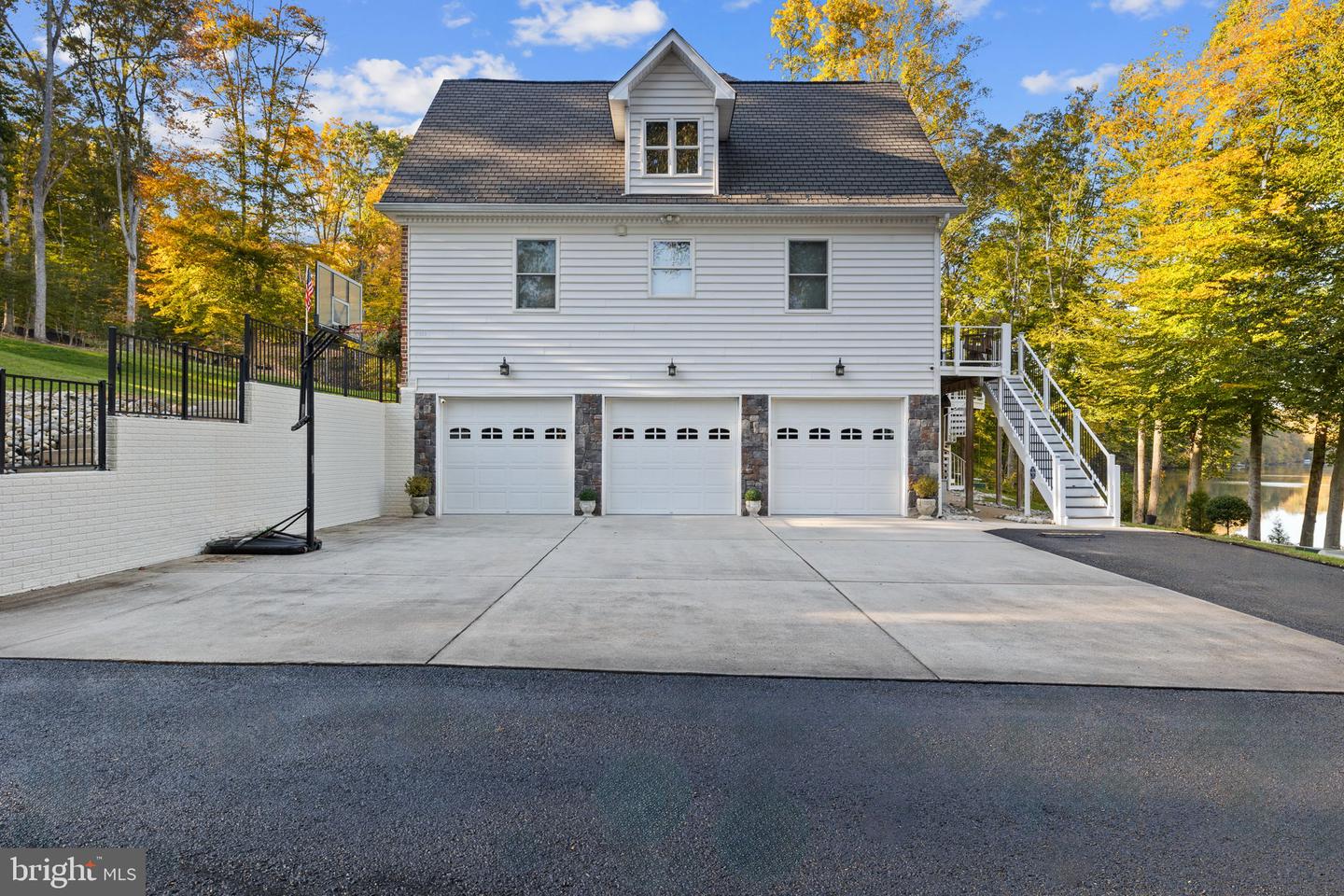 10823 GLADNEY DR, MANASSAS, Virginia 20111, 6 Bedrooms Bedrooms, 21 Rooms Rooms,5 BathroomsBathrooms,Residential,For sale,10823 GLADNEY DR,VAPW2098670 MLS # VAPW2098670