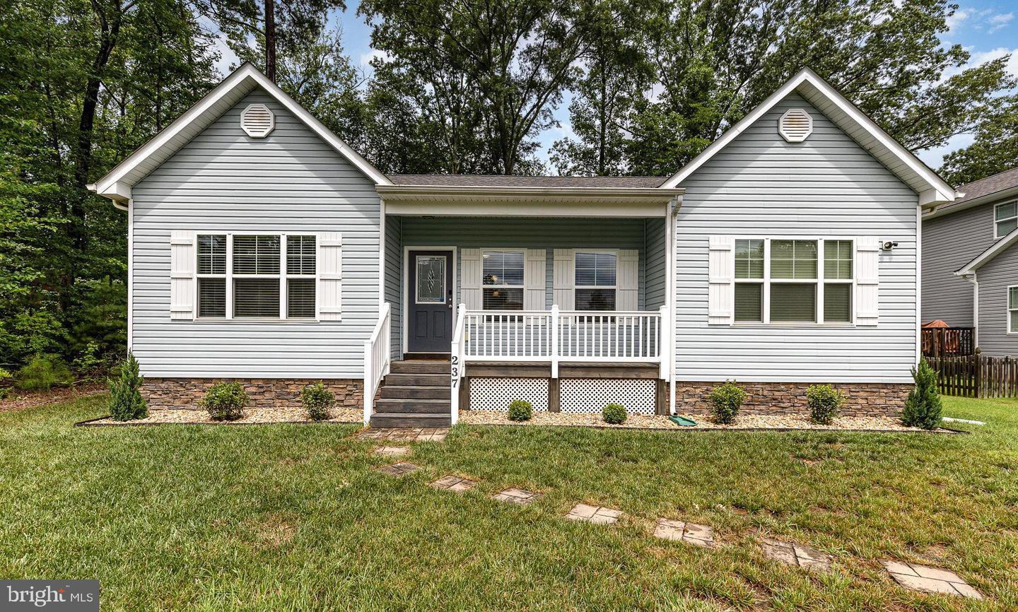237 NICHOLSON DR, COLONIAL BEACH, Virginia 22443, 3 Bedrooms Bedrooms, ,2 BathroomsBathrooms,Residential,For sale,237 NICHOLSON DR,VAWE2009254 MLS # VAWE2009254