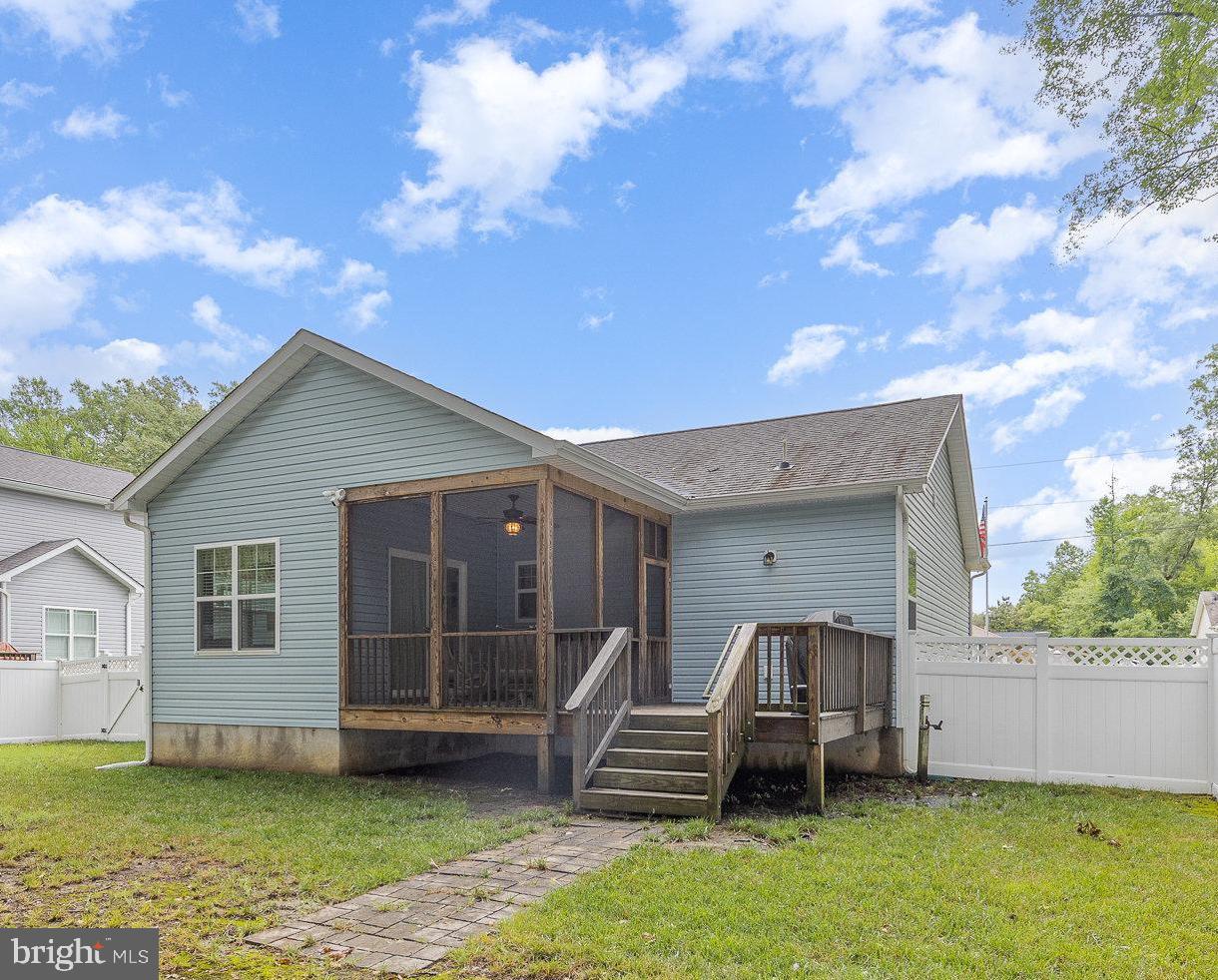 237 NICHOLSON DR, COLONIAL BEACH, Virginia 22443, 3 Bedrooms Bedrooms, ,2 BathroomsBathrooms,Residential,For sale,237 NICHOLSON DR,VAWE2009254 MLS # VAWE2009254