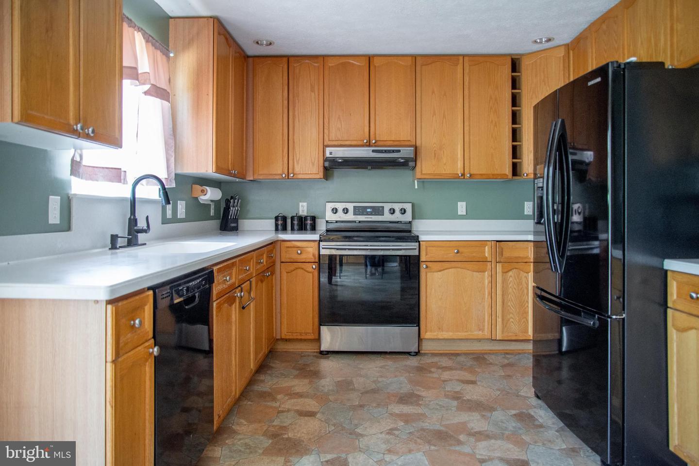 18 CROSS CUT LN, FREDERICKSBURG, Virginia 22405, 4 Bedrooms Bedrooms, ,3 BathroomsBathrooms,Residential,For sale,18 CROSS CUT LN,VAST2040588 MLS # VAST2040588