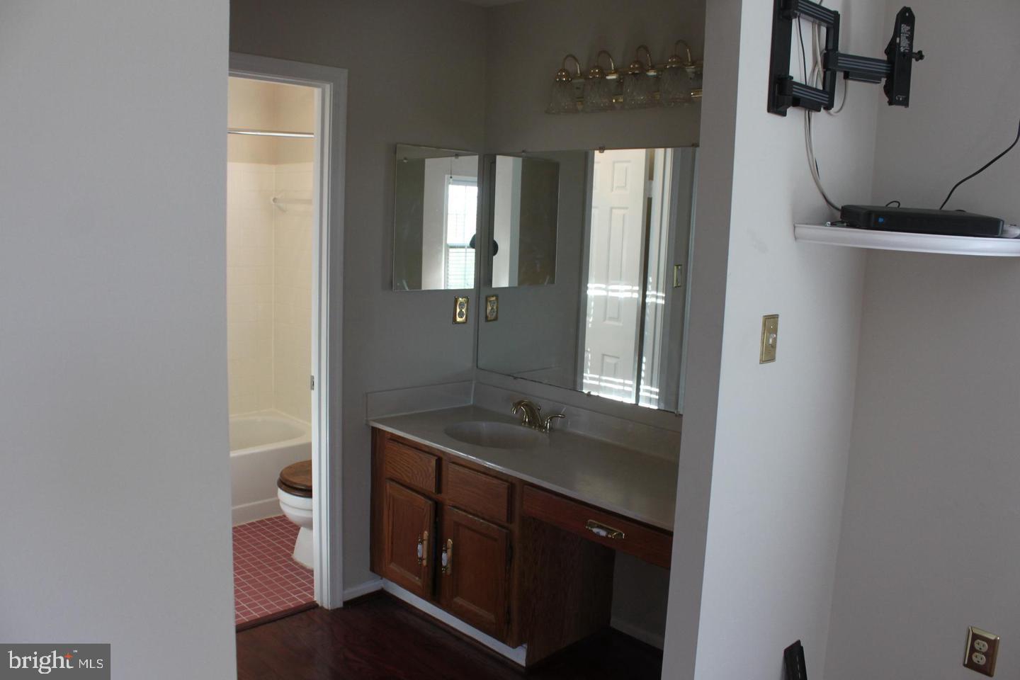 13310 POINT RIDER LN, HERNDON, Virginia 20171, 5 Bedrooms Bedrooms, ,3 BathroomsBathrooms,Residential,For sale,13310 POINT RIDER LN,VAFX2254168 MLS # VAFX2254168