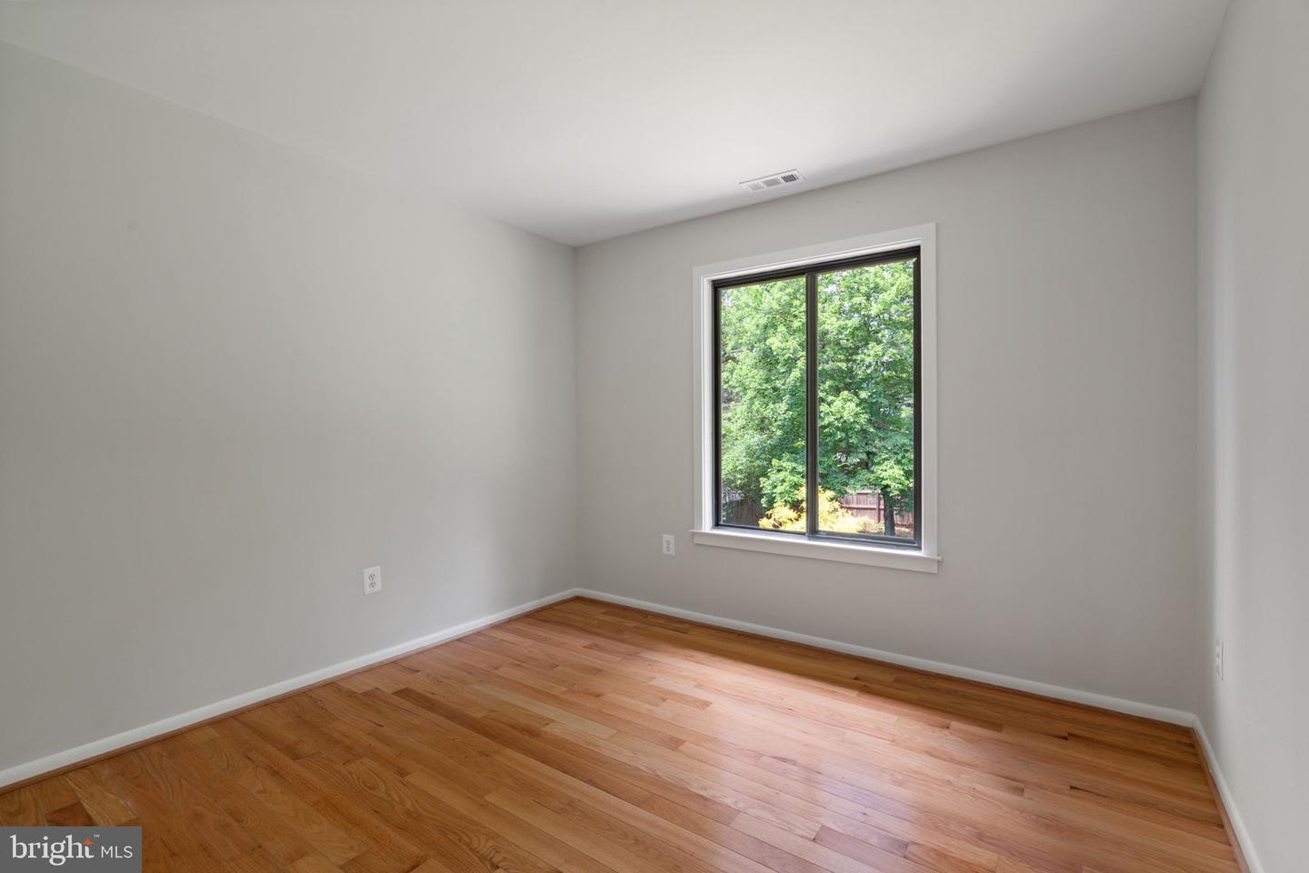 10412 WOODBURY WOODS CT, FAIRFAX, Virginia 22032, 4 Bedrooms Bedrooms, ,2 BathroomsBathrooms,Residential,For sale,10412 WOODBURY WOODS CT,VAFX2254198 MLS # VAFX2254198