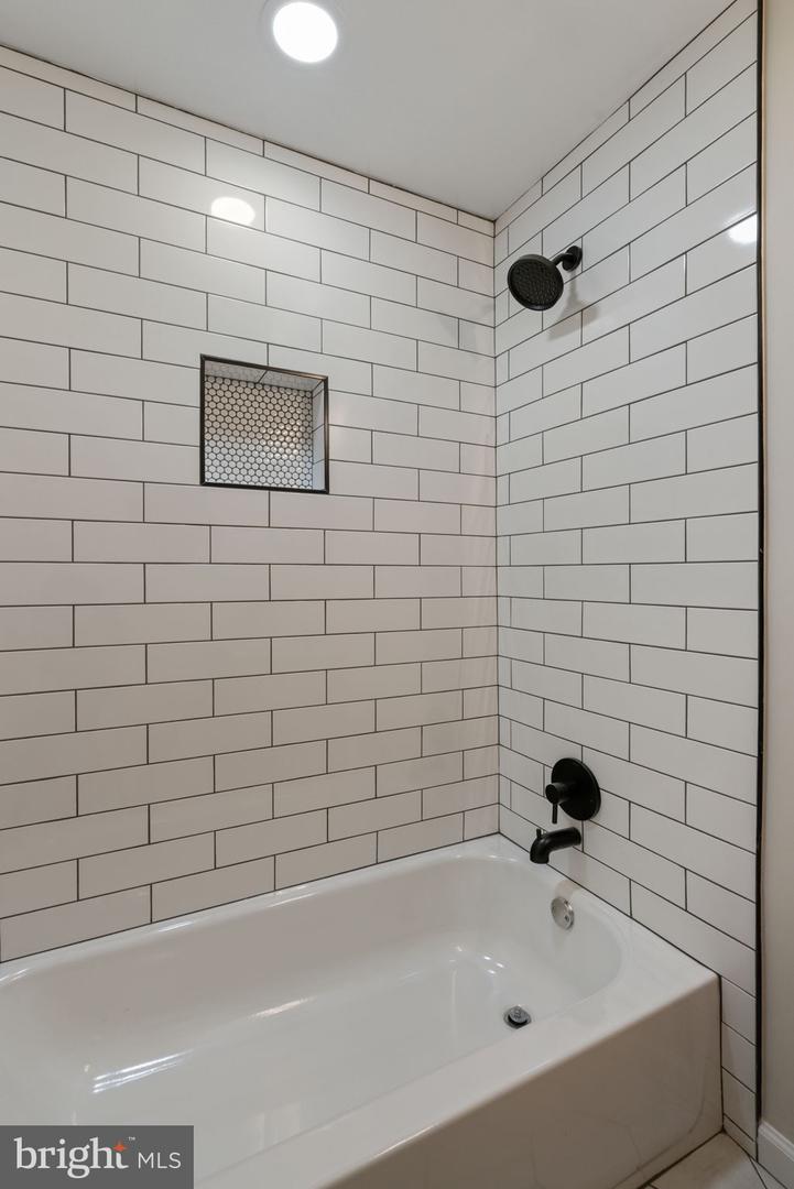 10412 WOODBURY WOODS CT, FAIRFAX, Virginia 22032, 4 Bedrooms Bedrooms, ,2 BathroomsBathrooms,Residential,For sale,10412 WOODBURY WOODS CT,VAFX2254198 MLS # VAFX2254198