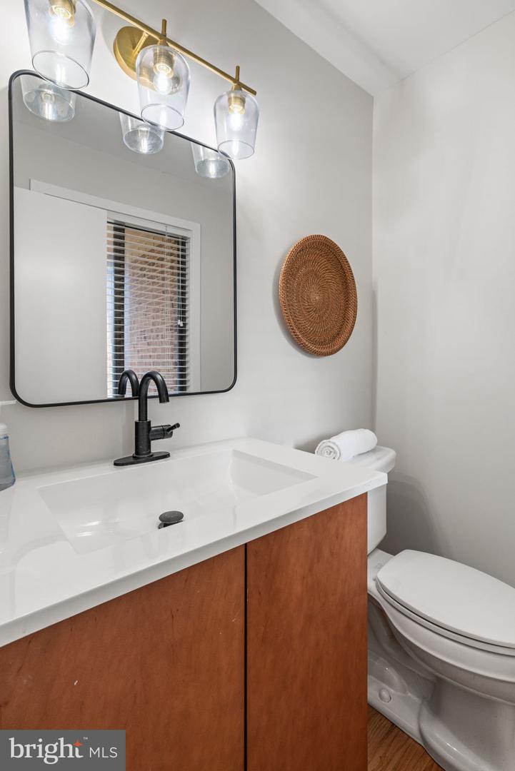 10412 WOODBURY WOODS CT, FAIRFAX, Virginia 22032, 4 Bedrooms Bedrooms, ,2 BathroomsBathrooms,Residential,For sale,10412 WOODBURY WOODS CT,VAFX2254198 MLS # VAFX2254198