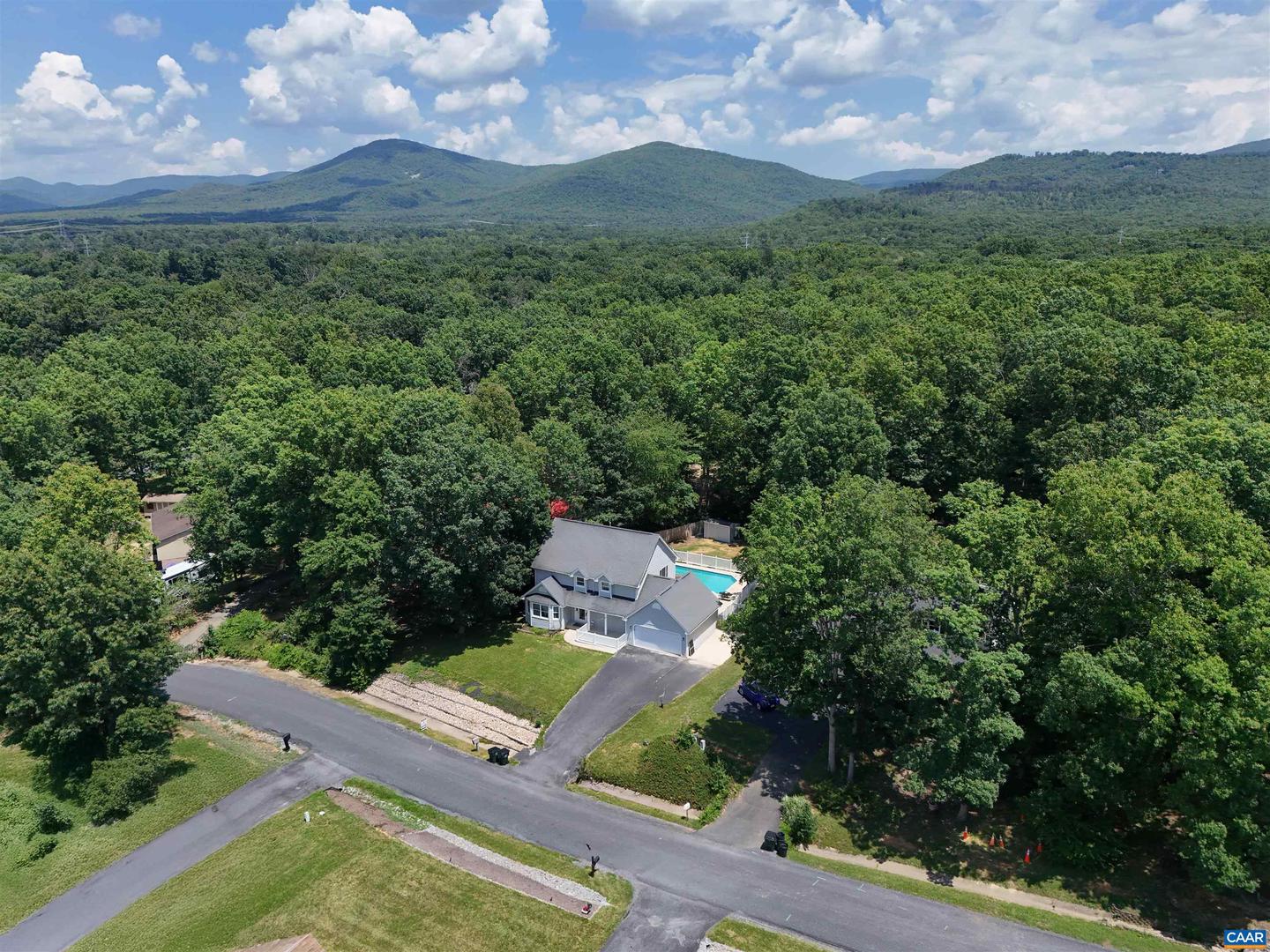 172 BEAGLE GAP RUN, WAYNESBORO, Virginia 22980, 5 Bedrooms Bedrooms, ,2 BathroomsBathrooms,Residential,For sale,172 BEAGLE GAP RUN,666507 MLS # 666507