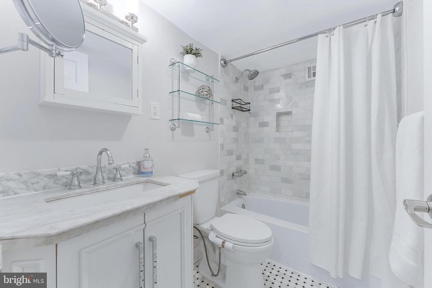 700 7TH ST SW #319, WASHINGTON, District Of Columbia 20024, 1 Bedroom Bedrooms, ,1 BathroomBathrooms,Residential,For sale,700 7TH ST SW #319,DCDC2209282 MLS # DCDC2209282