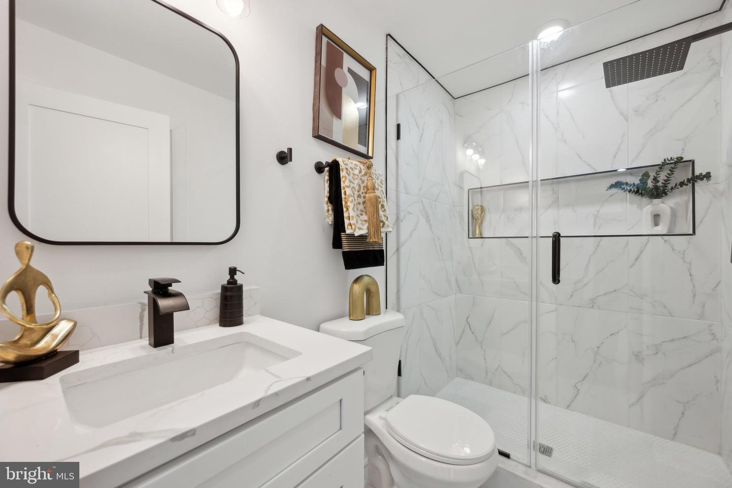 1507 ERIE ST SE, WASHINGTON, District Of Columbia 20020, 4 Bedrooms Bedrooms, 9 Rooms Rooms,4 BathroomsBathrooms,Residential,For sale,1507 ERIE ST SE,DCDC2209414 MLS # DCDC2209414