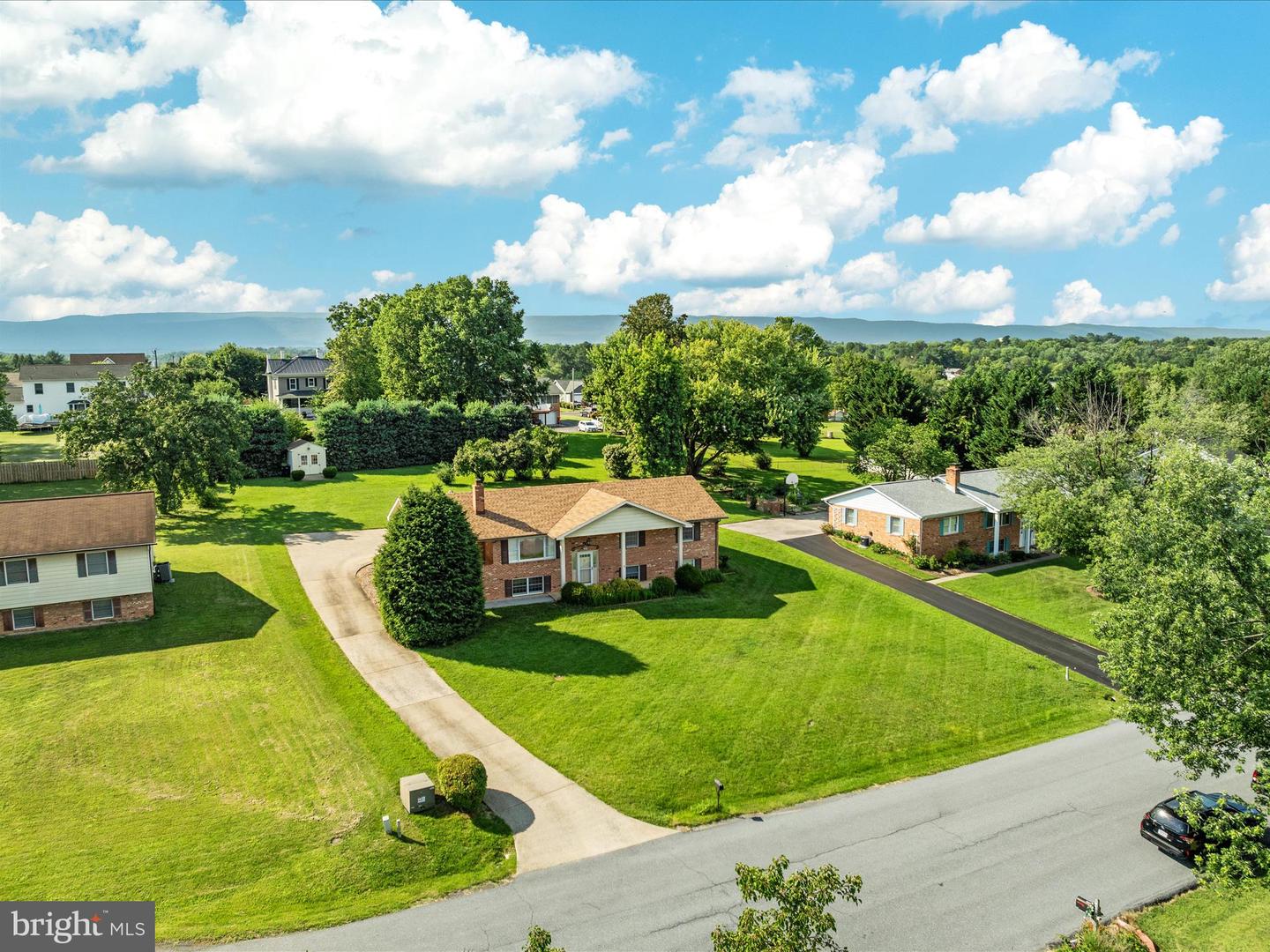 412 HENRY DR, WOODSTOCK, Virginia 22664, 3 Bedrooms Bedrooms, ,3 BathroomsBathrooms,Residential,For sale,412 HENRY DR,VASH2011942 MLS # VASH2011942