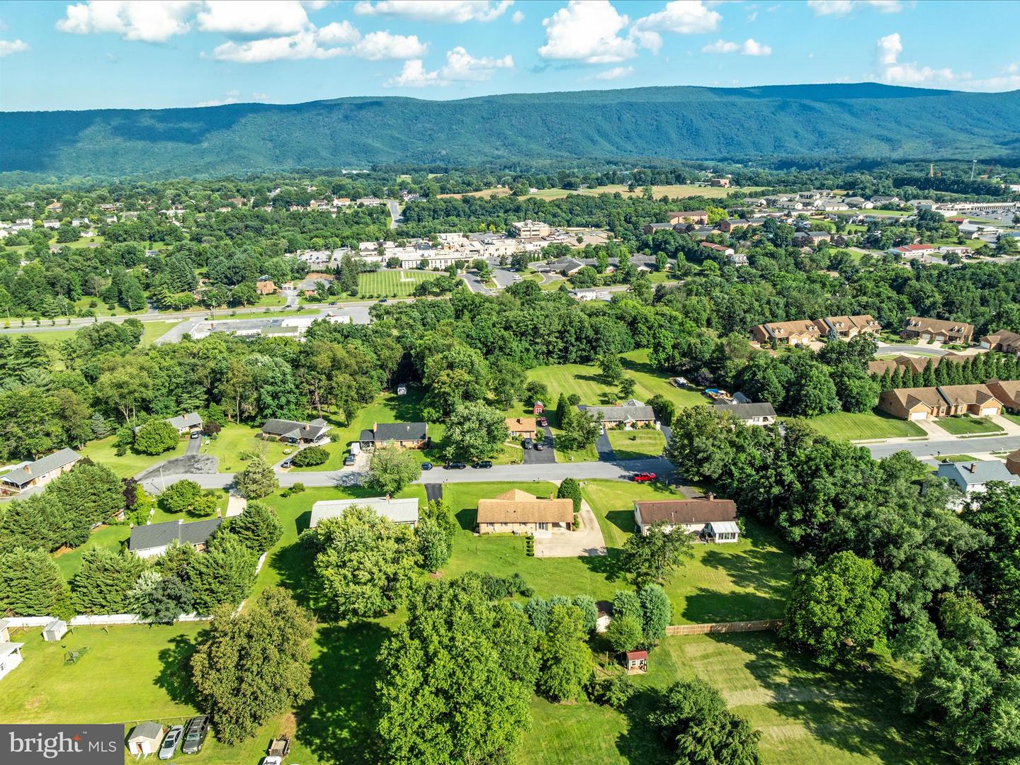 412 HENRY DR, WOODSTOCK, Virginia 22664, 3 Bedrooms Bedrooms, ,3 BathroomsBathrooms,Residential,For sale,412 HENRY DR,VASH2011942 MLS # VASH2011942