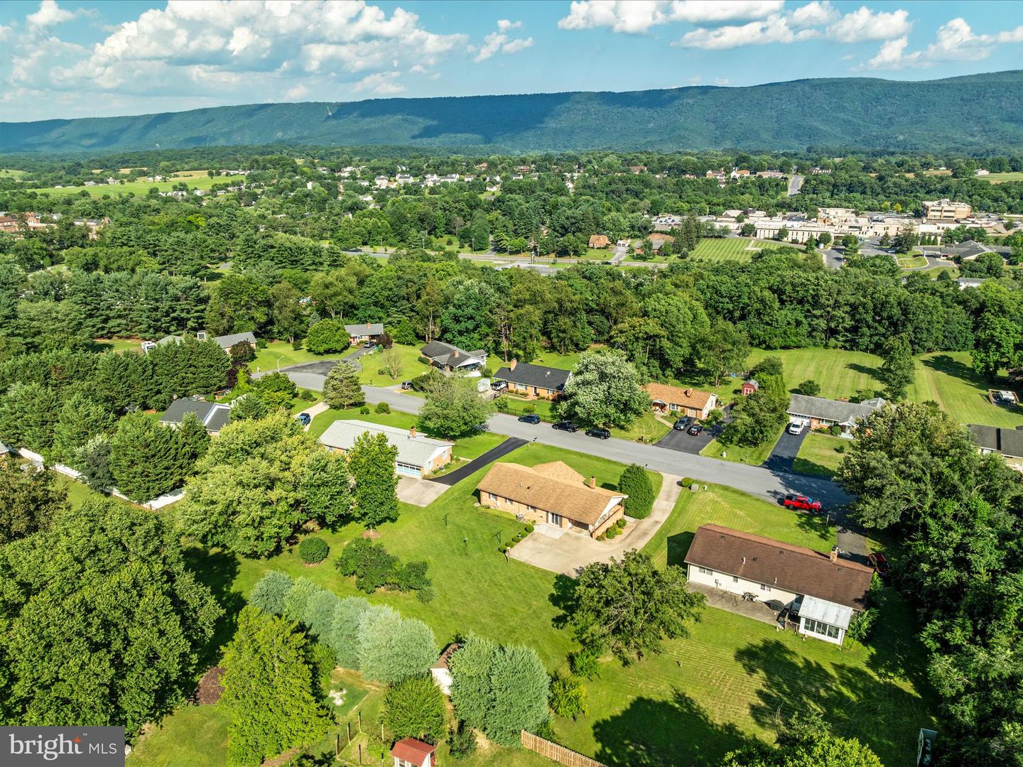 412 HENRY DR, WOODSTOCK, Virginia 22664, 3 Bedrooms Bedrooms, ,3 BathroomsBathrooms,Residential,For sale,412 HENRY DR,VASH2011942 MLS # VASH2011942