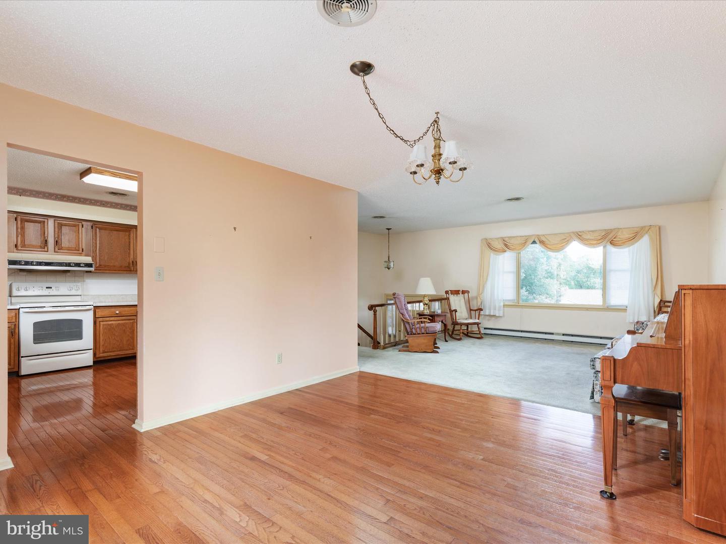 412 HENRY DR, WOODSTOCK, Virginia 22664, 3 Bedrooms Bedrooms, ,3 BathroomsBathrooms,Residential,For sale,412 HENRY DR,VASH2011942 MLS # VASH2011942
