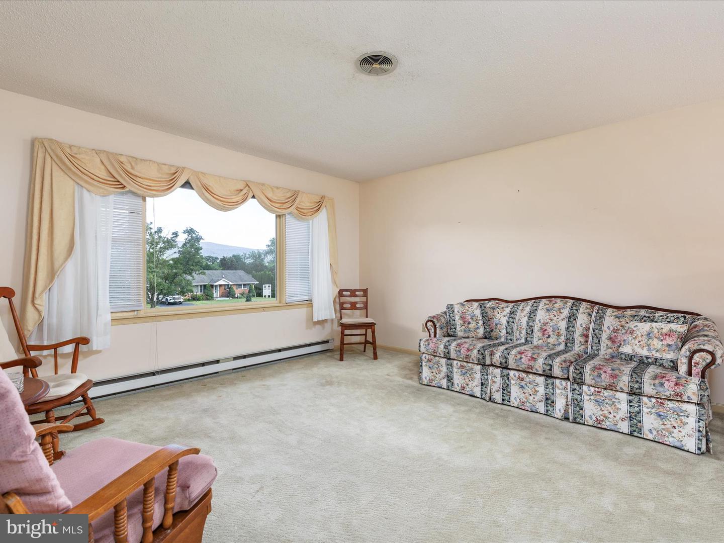 412 HENRY DR, WOODSTOCK, Virginia 22664, 3 Bedrooms Bedrooms, ,3 BathroomsBathrooms,Residential,For sale,412 HENRY DR,VASH2011942 MLS # VASH2011942