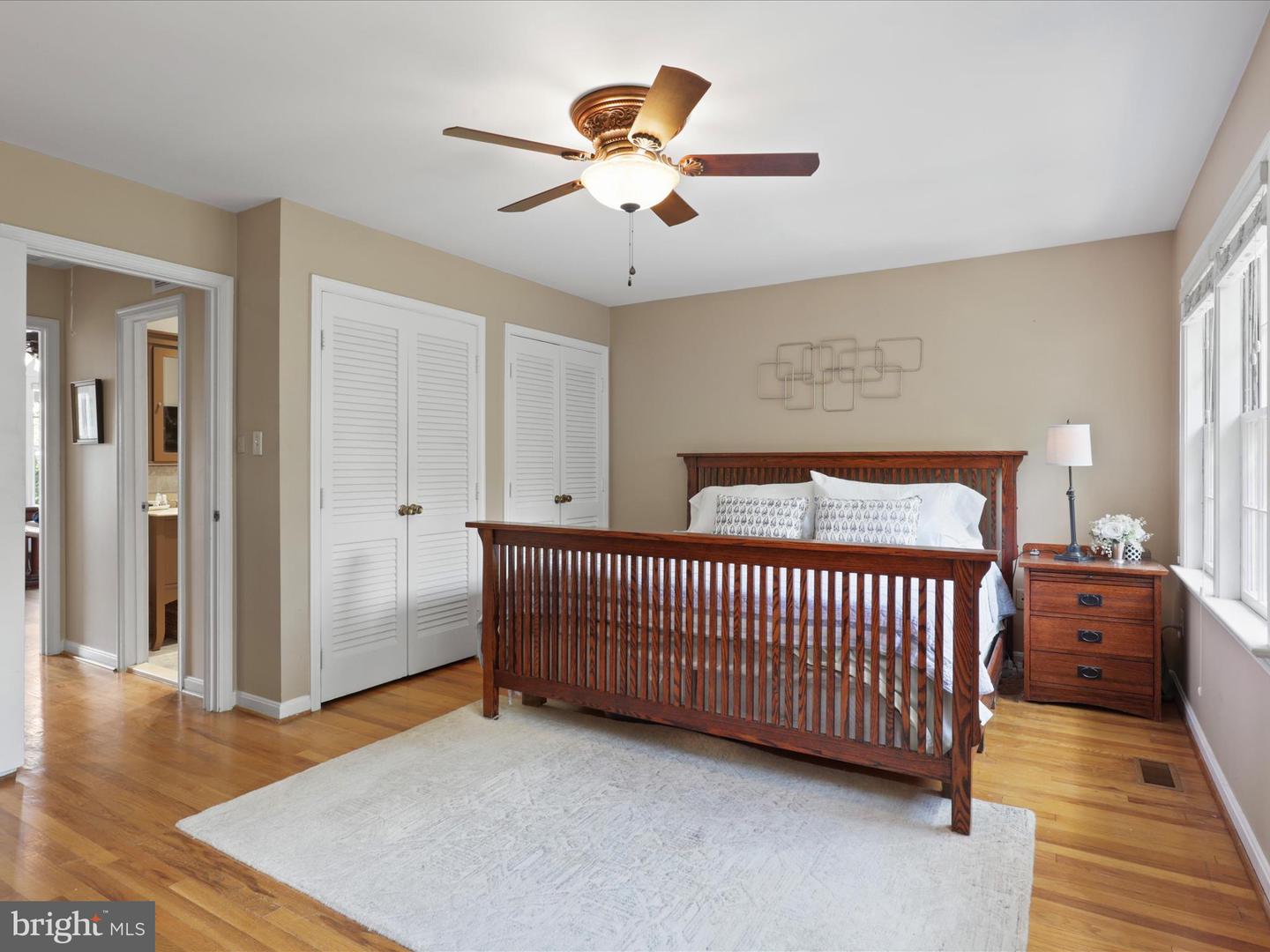 610 S ROYAL ST, ALEXANDRIA, Virginia 22314, 2 Bedrooms Bedrooms, ,2 BathroomsBathrooms,Residential,For sale,610 S ROYAL ST,VAAX2047286 MLS # VAAX2047286