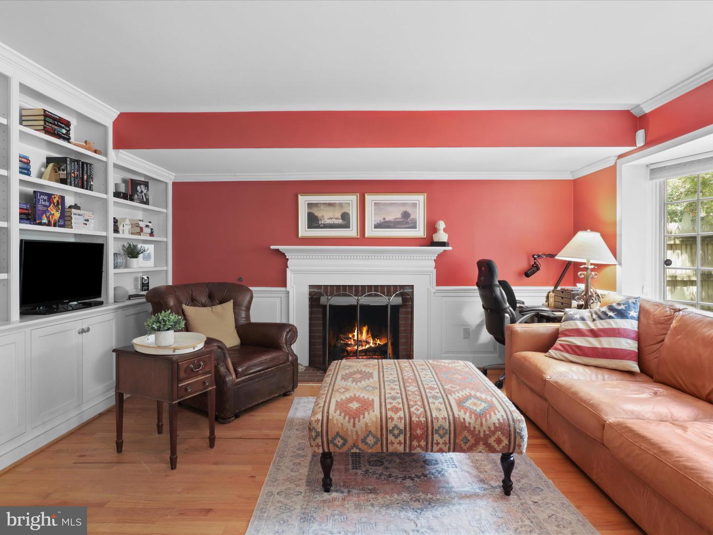 610 S ROYAL ST, ALEXANDRIA, Virginia 22314, 2 Bedrooms Bedrooms, ,2 BathroomsBathrooms,Residential,For sale,610 S ROYAL ST,VAAX2047286 MLS # VAAX2047286