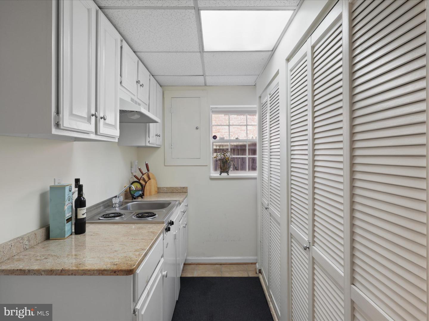 610 S ROYAL ST, ALEXANDRIA, Virginia 22314, 2 Bedrooms Bedrooms, ,2 BathroomsBathrooms,Residential,For sale,610 S ROYAL ST,VAAX2047286 MLS # VAAX2047286