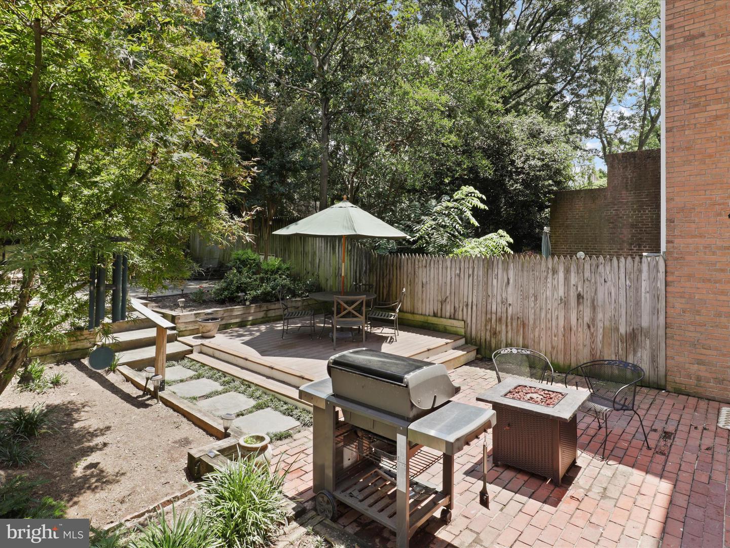 610 S ROYAL ST, ALEXANDRIA, Virginia 22314, 2 Bedrooms Bedrooms, ,2 BathroomsBathrooms,Residential,For sale,610 S ROYAL ST,VAAX2047286 MLS # VAAX2047286