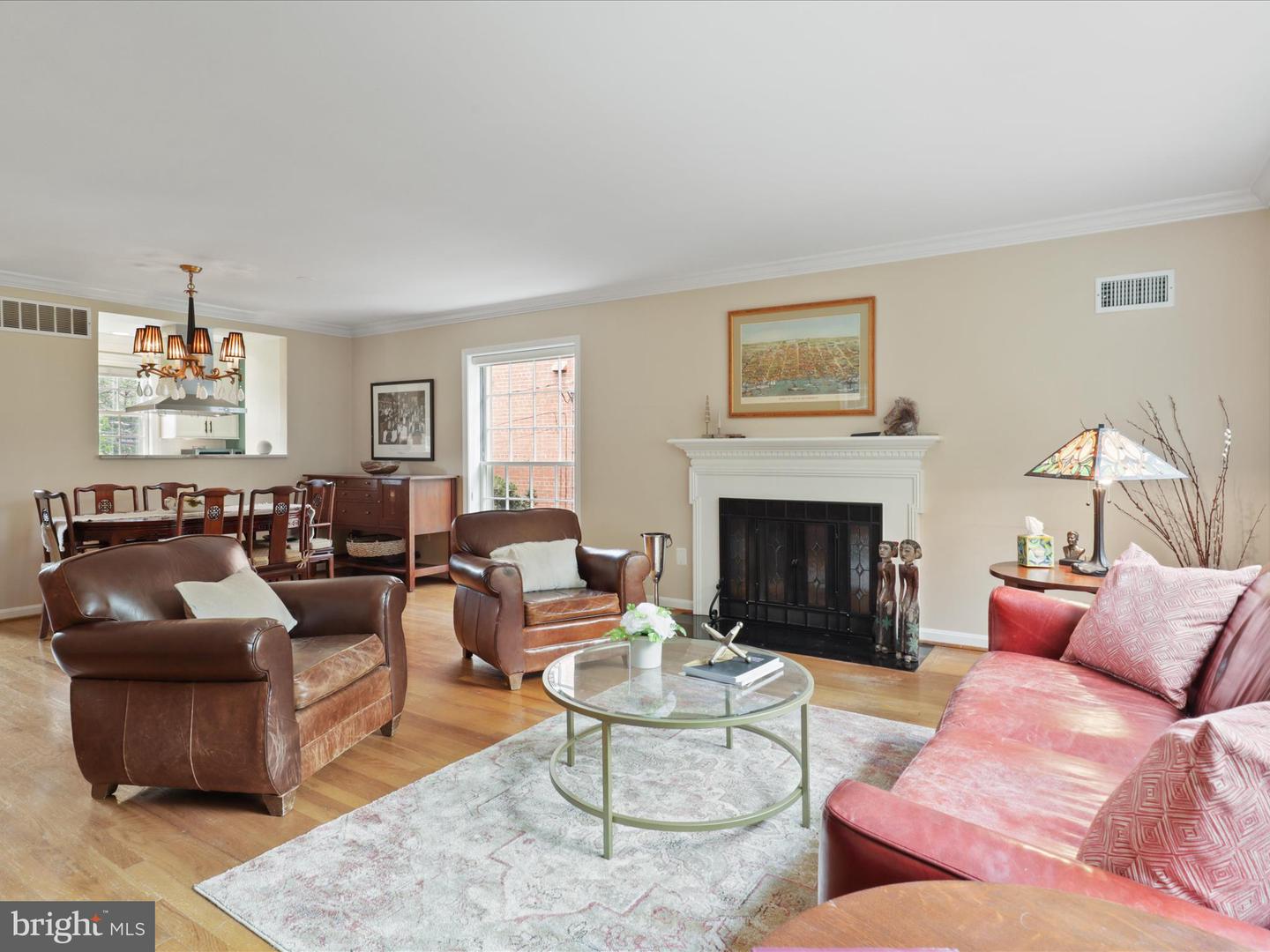 610 S ROYAL ST, ALEXANDRIA, Virginia 22314, 2 Bedrooms Bedrooms, ,2 BathroomsBathrooms,Residential,For sale,610 S ROYAL ST,VAAX2047286 MLS # VAAX2047286