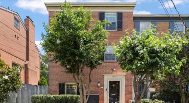 610 S ROYAL ST, ALEXANDRIA, Virginia 22314, 2 Bedrooms Bedrooms, ,2 BathroomsBathrooms,Residential,For sale,610 S ROYAL ST,VAAX2047286 MLS # VAAX2047286