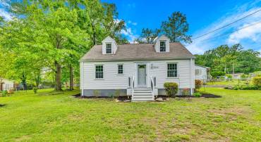 7540 PARK LN, ANNANDALE, Virginia 22003, 4 Bedrooms Bedrooms, ,1 BathroomBathrooms,Residential,For sale,7540 PARK LN,VAFX2254268 MLS # VAFX2254268