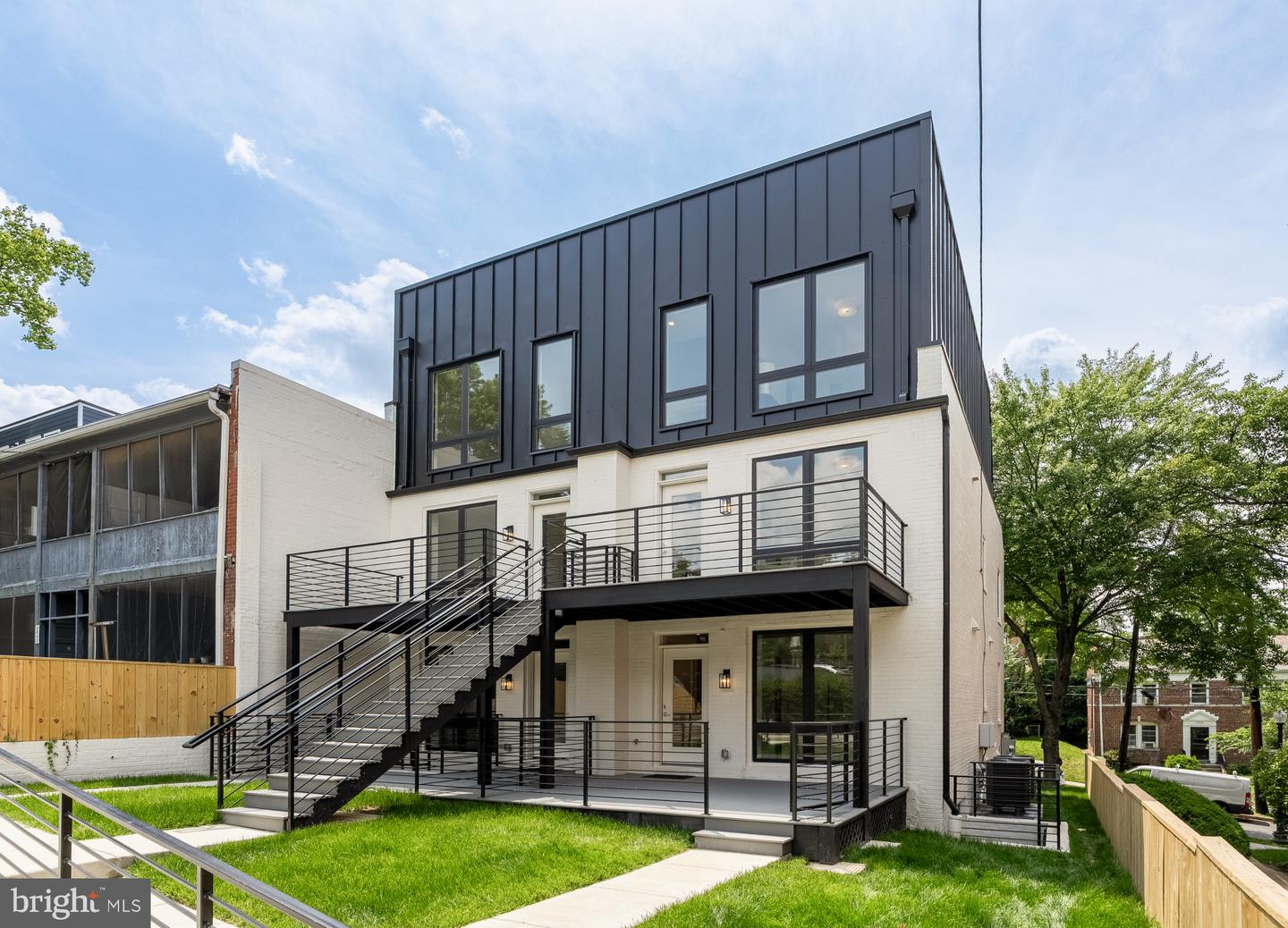 2647 41ST ST NW #4, WASHINGTON, District Of Columbia 20007, 3 Bedrooms Bedrooms, ,2 BathroomsBathrooms,Residential,For sale,2647 41ST ST NW #4,DCDC2209430 MLS # DCDC2209430