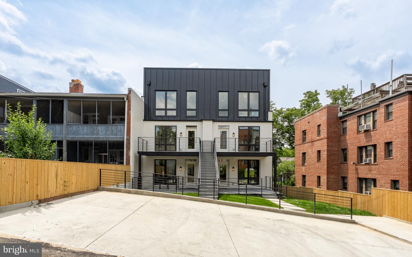 2647 41ST ST NW #4, WASHINGTON, District Of Columbia 20007, 3 Bedrooms Bedrooms, ,2 BathroomsBathrooms,Residential,For sale,2647 41ST ST NW #4,DCDC2209430 MLS # DCDC2209430