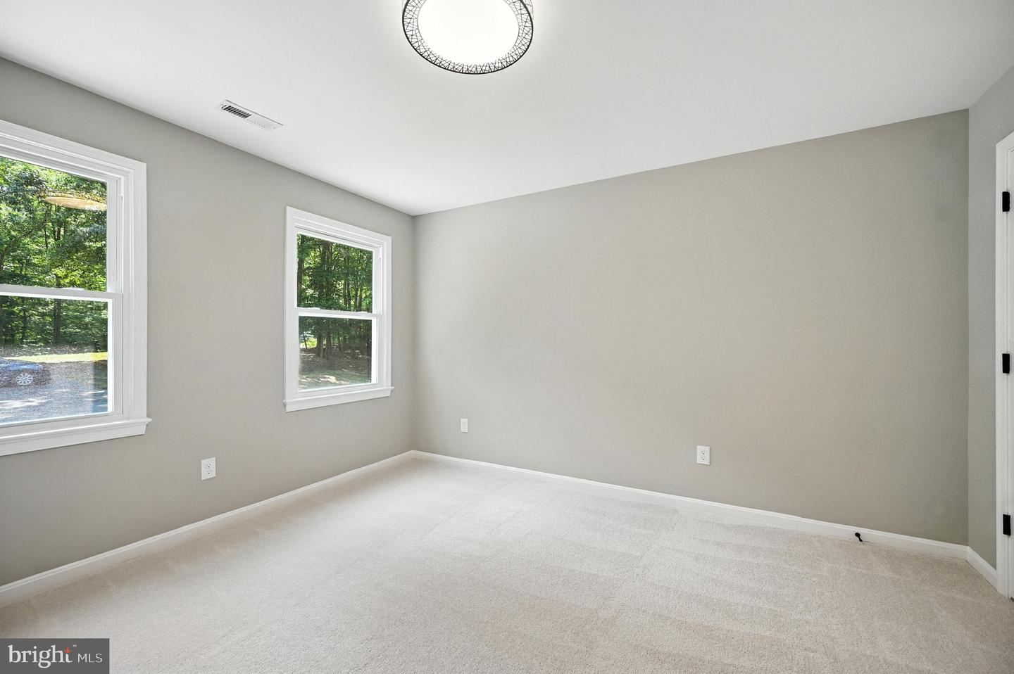 349 POTOMAC RUN RD, FREDERICKSBURG, Virginia 22405, 6 Bedrooms Bedrooms, ,3 BathroomsBathrooms,Residential,For sale,349 POTOMAC RUN RD,VAST2040610 MLS # VAST2040610