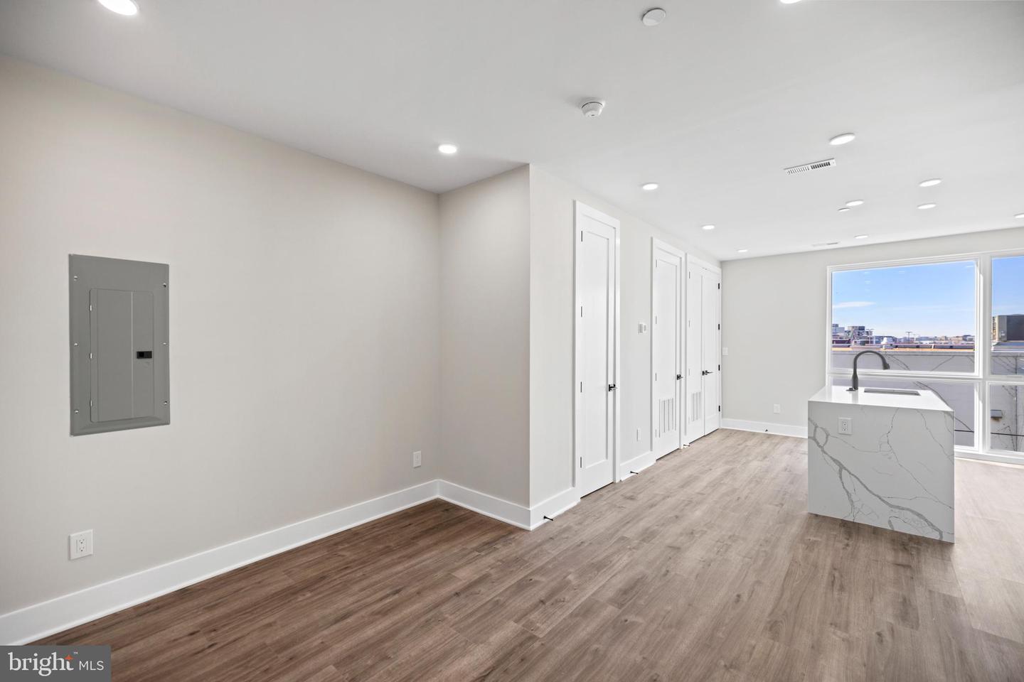824 18TH ST NE #303, WASHINGTON, District Of Columbia 20002, 1 Bedroom Bedrooms, ,1 BathroomBathrooms,Residential,For sale,824 18TH ST NE #303,DCDC2209440 MLS # DCDC2209440