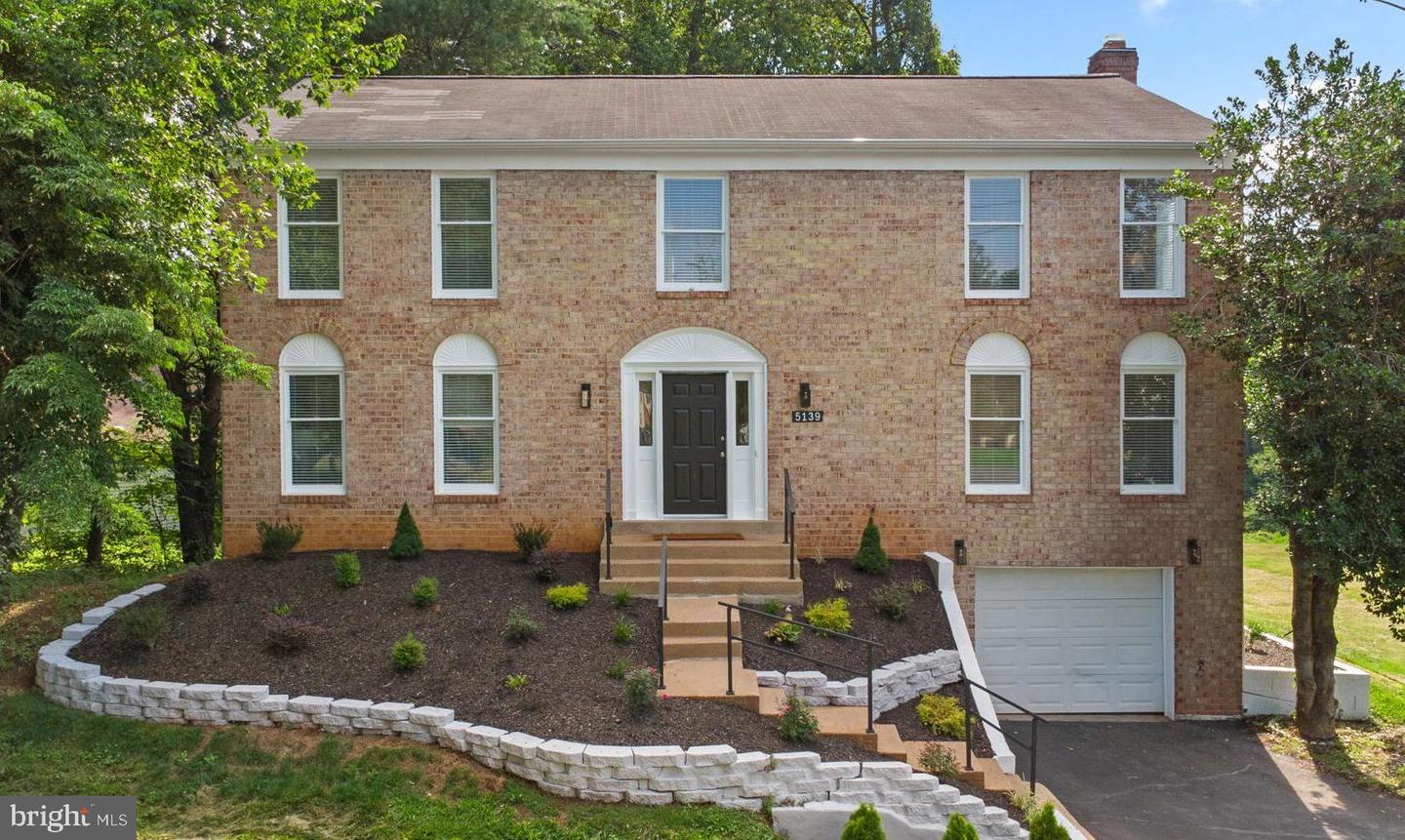 5139 BRENTWOOD FARM DR, FAIRFAX, Virginia 22030, 4 Bedrooms Bedrooms, ,3 BathroomsBathrooms,Residential,For sale,5139 BRENTWOOD FARM DR,VAFX2224586 MLS # VAFX2224586