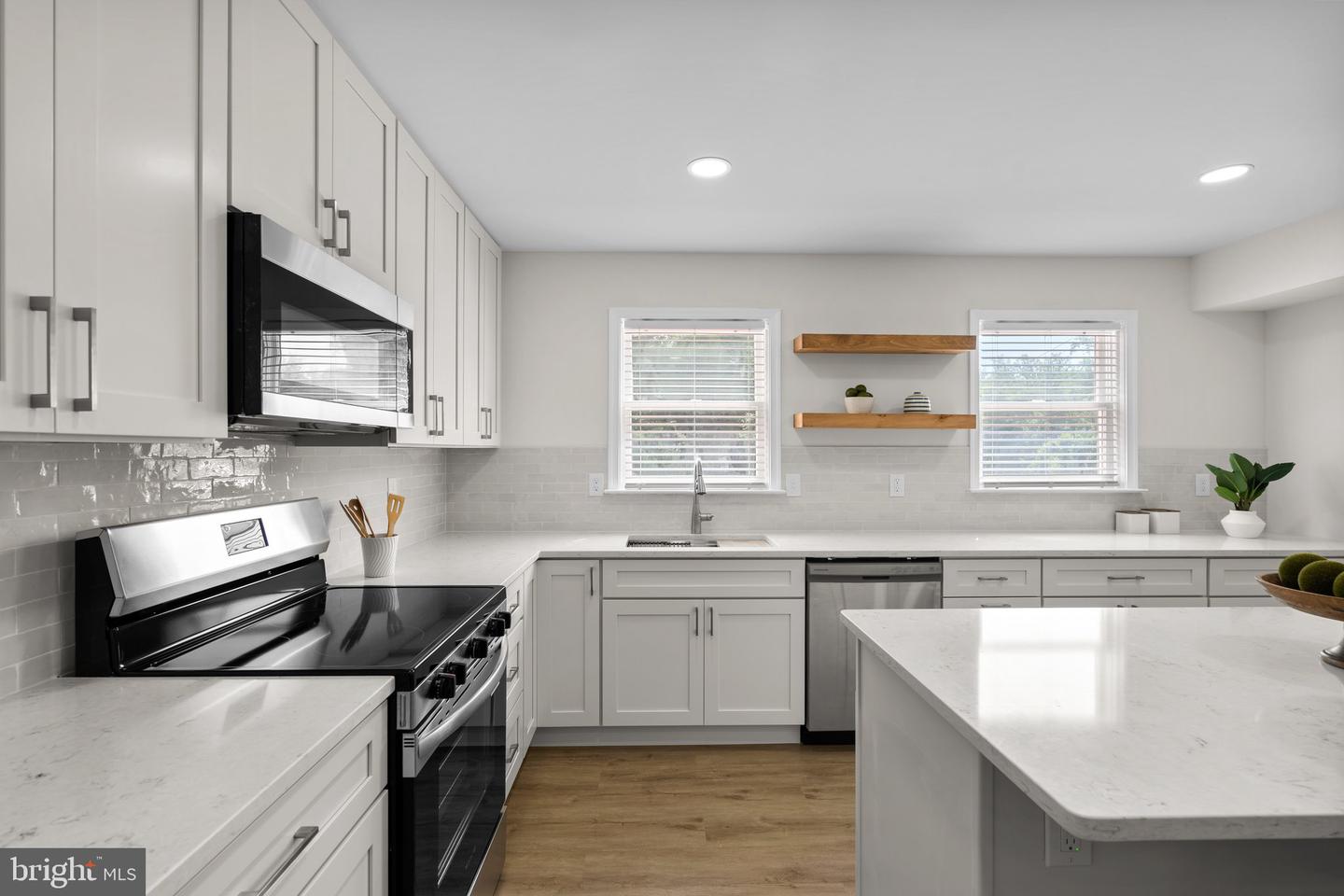 5139 BRENTWOOD FARM DR, FAIRFAX, Virginia 22030, 4 Bedrooms Bedrooms, ,3 BathroomsBathrooms,Residential,For sale,5139 BRENTWOOD FARM DR,VAFX2224586 MLS # VAFX2224586