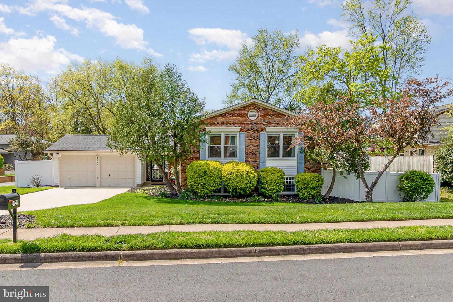 8909 APPLECROSS LN, SPRINGFIELD, Virginia 22153, 4 Bedrooms Bedrooms, ,3 BathroomsBathrooms,Residential,For sale,8909 APPLECROSS LN,VAFX2236278 MLS # VAFX2236278