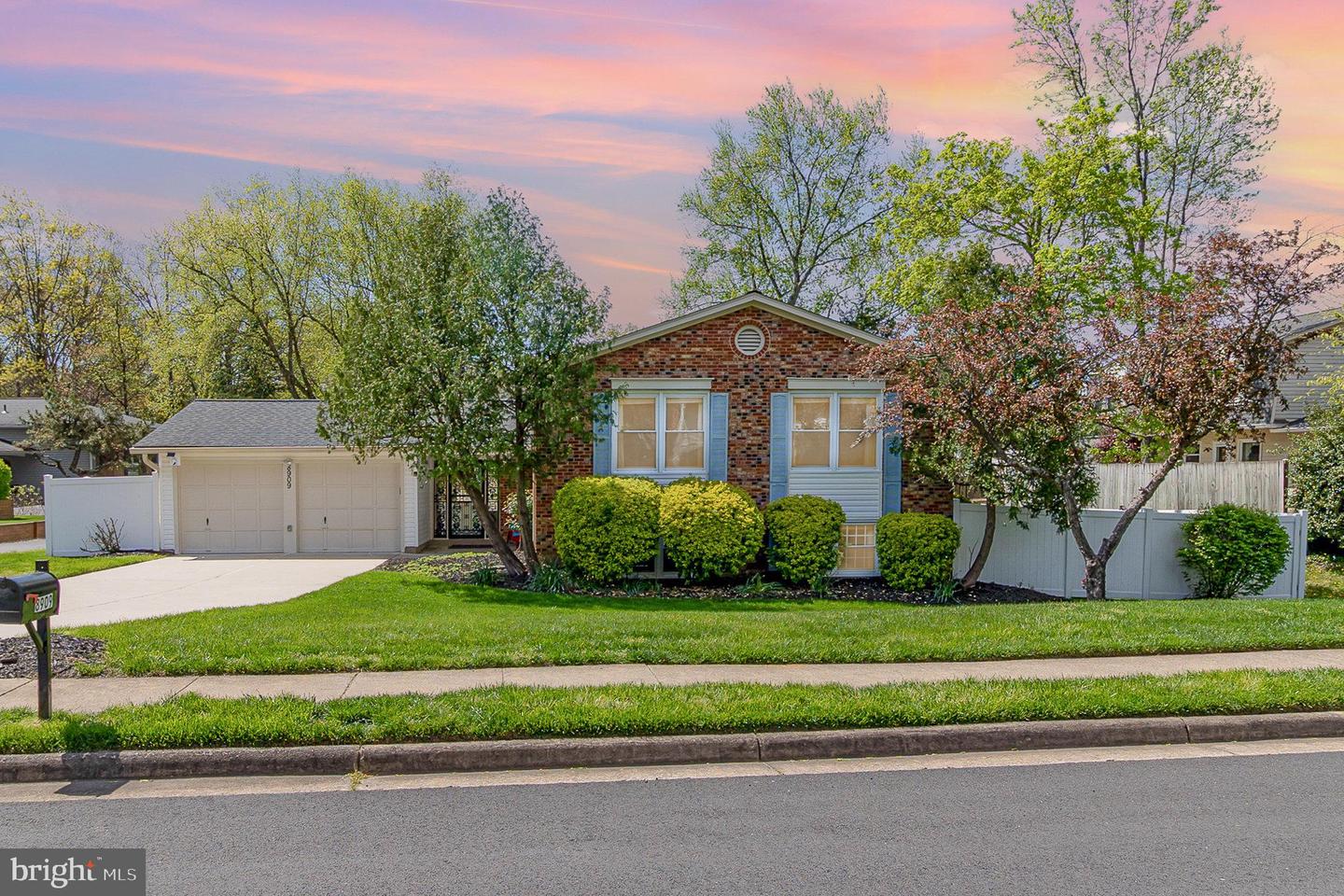8909 APPLECROSS LN, SPRINGFIELD, Virginia 22153, 4 Bedrooms Bedrooms, ,3 BathroomsBathrooms,Residential,For sale,8909 APPLECROSS LN,VAFX2236278 MLS # VAFX2236278