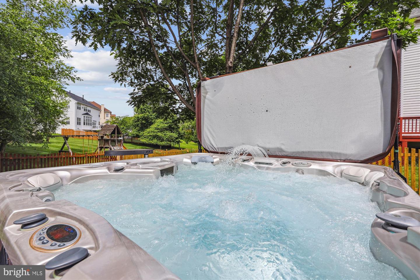 831 MACALISTER DR SE, LEESBURG, Virginia 20175, 4 Bedrooms Bedrooms, ,2 BathroomsBathrooms,Residential,For sale,831 MACALISTER DR SE,VALO2097496 MLS # VALO2097496