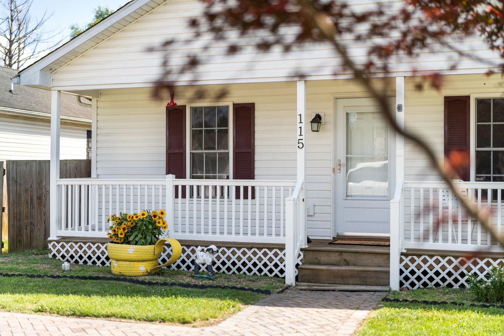 115 HODGE ST, STUARTS DRAFT, Virginia 24477, 3 Bedrooms Bedrooms, ,2 BathroomsBathrooms,Residential,115 HODGE ST,666516 MLS # 666516