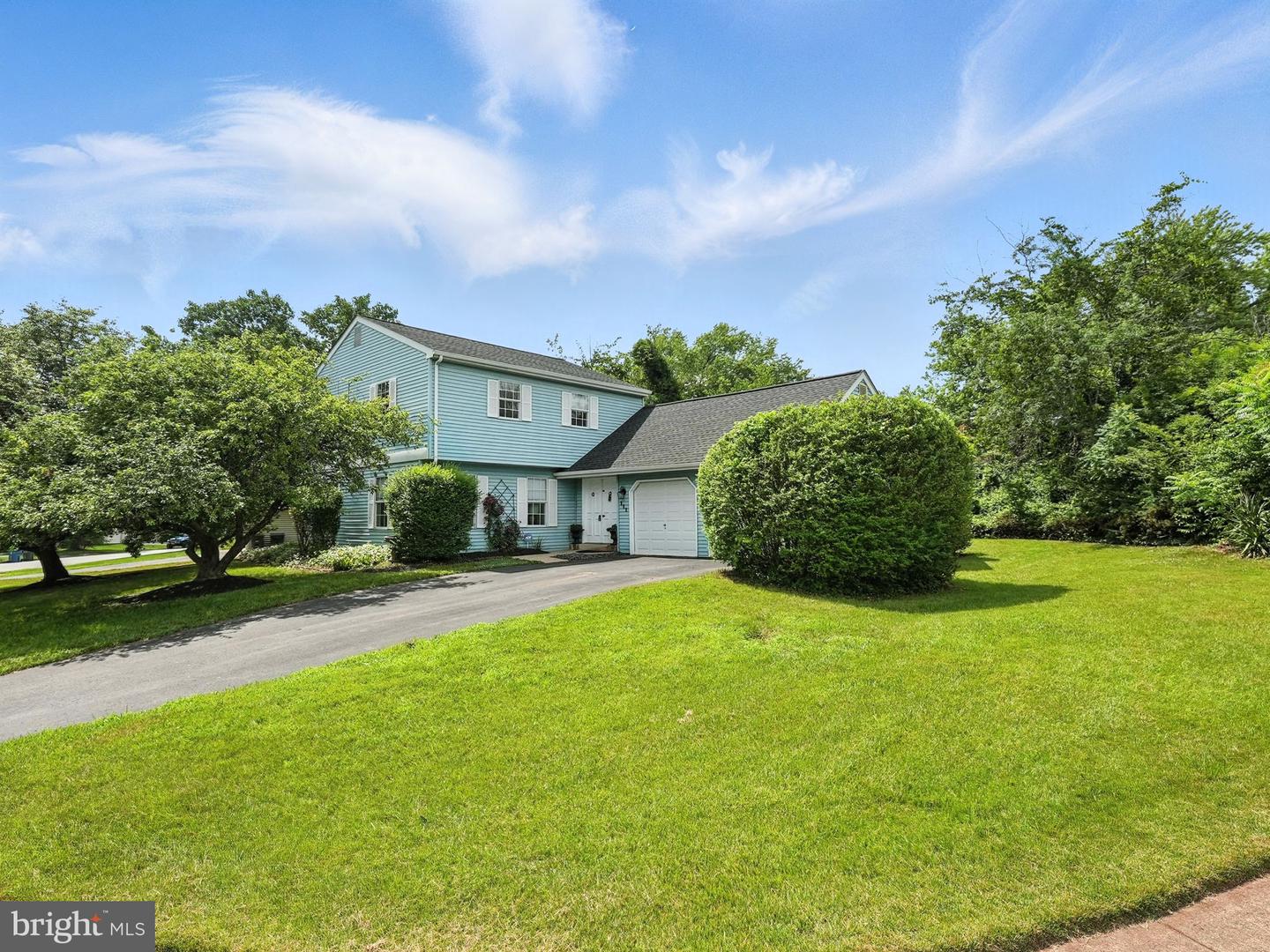 111 ELM TREE LN, STERLING, Virginia 20164, 4 Bedrooms Bedrooms, ,2 BathroomsBathrooms,Residential,For sale,111 ELM TREE LN,VALO2098728 MLS # VALO2098728