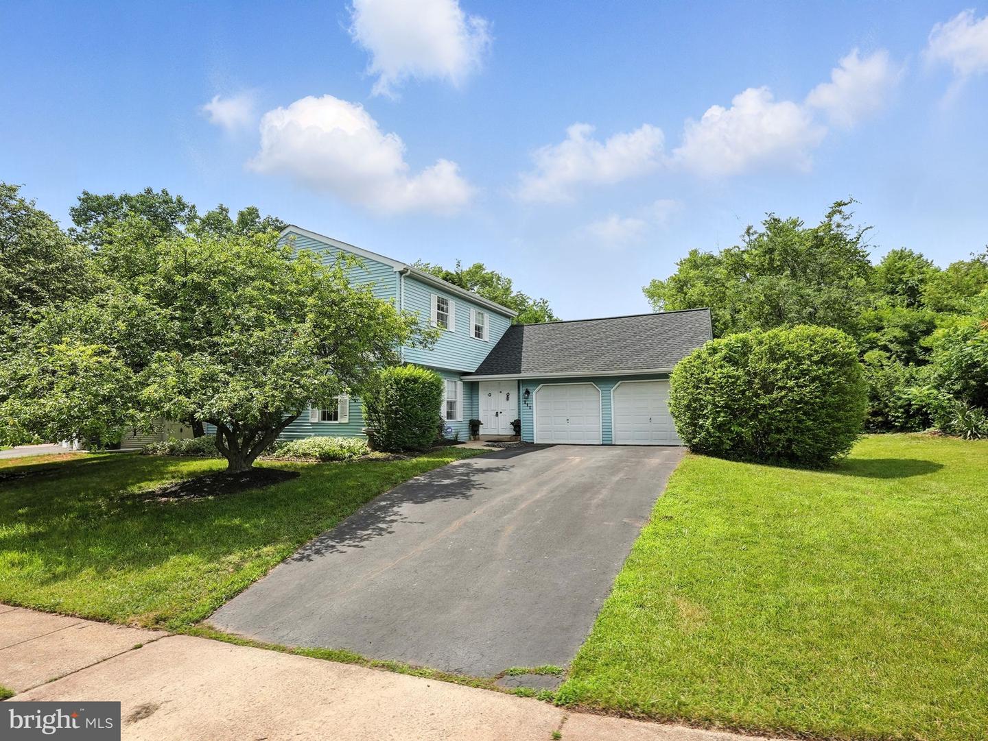 111 ELM TREE LN, STERLING, Virginia 20164, 4 Bedrooms Bedrooms, ,2 BathroomsBathrooms,Residential,For sale,111 ELM TREE LN,VALO2098728 MLS # VALO2098728