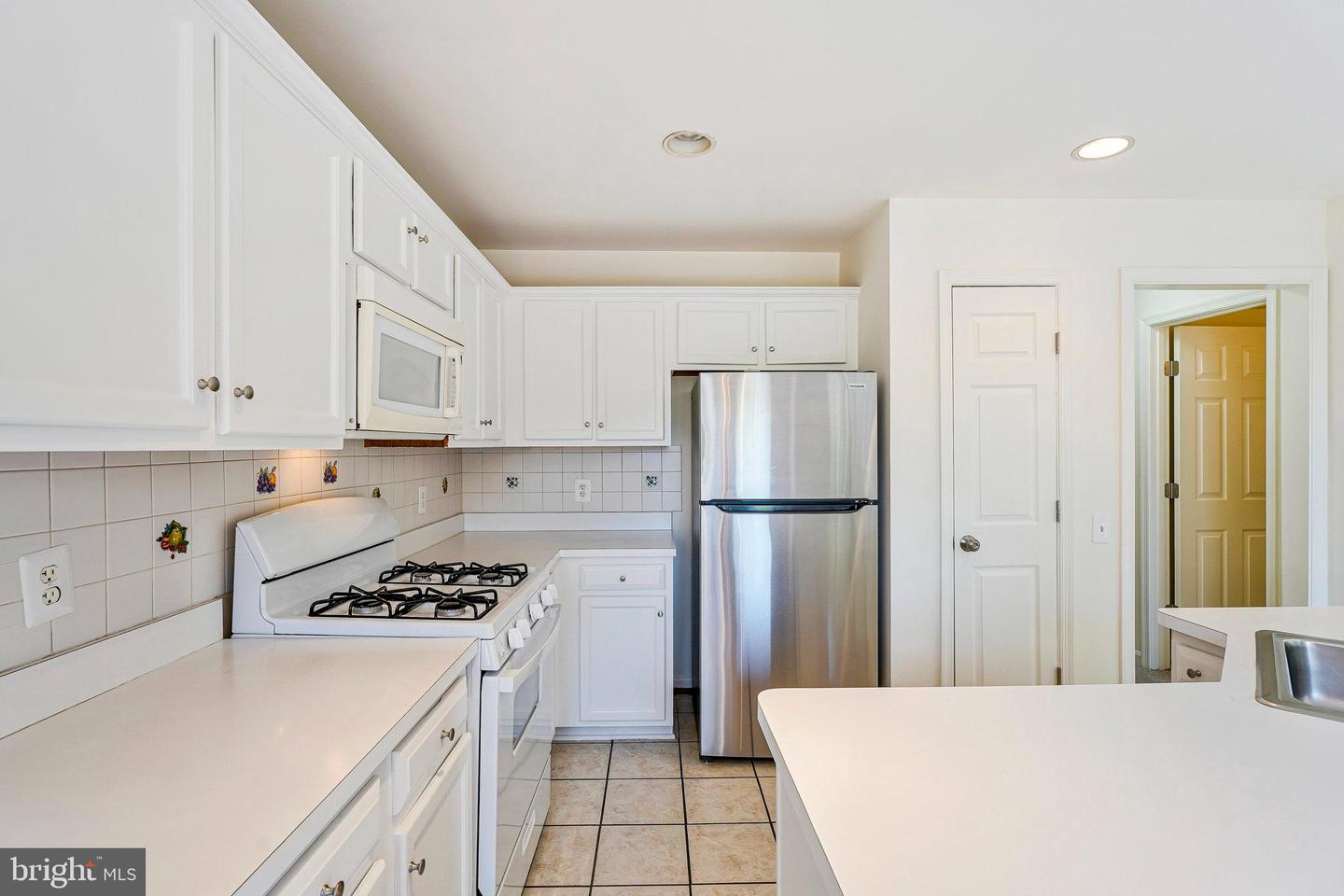 1019 LEXUS WAY, HERNDON, Virginia 20170, 4 Bedrooms Bedrooms, ,3 BathroomsBathrooms,Residential,For sale,1019 LEXUS WAY,VAFX2245568 MLS # VAFX2245568
