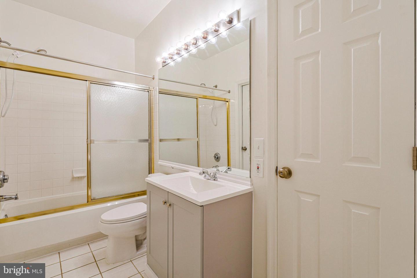 1019 LEXUS WAY, HERNDON, Virginia 20170, 4 Bedrooms Bedrooms, ,3 BathroomsBathrooms,Residential,For sale,1019 LEXUS WAY,VAFX2245568 MLS # VAFX2245568