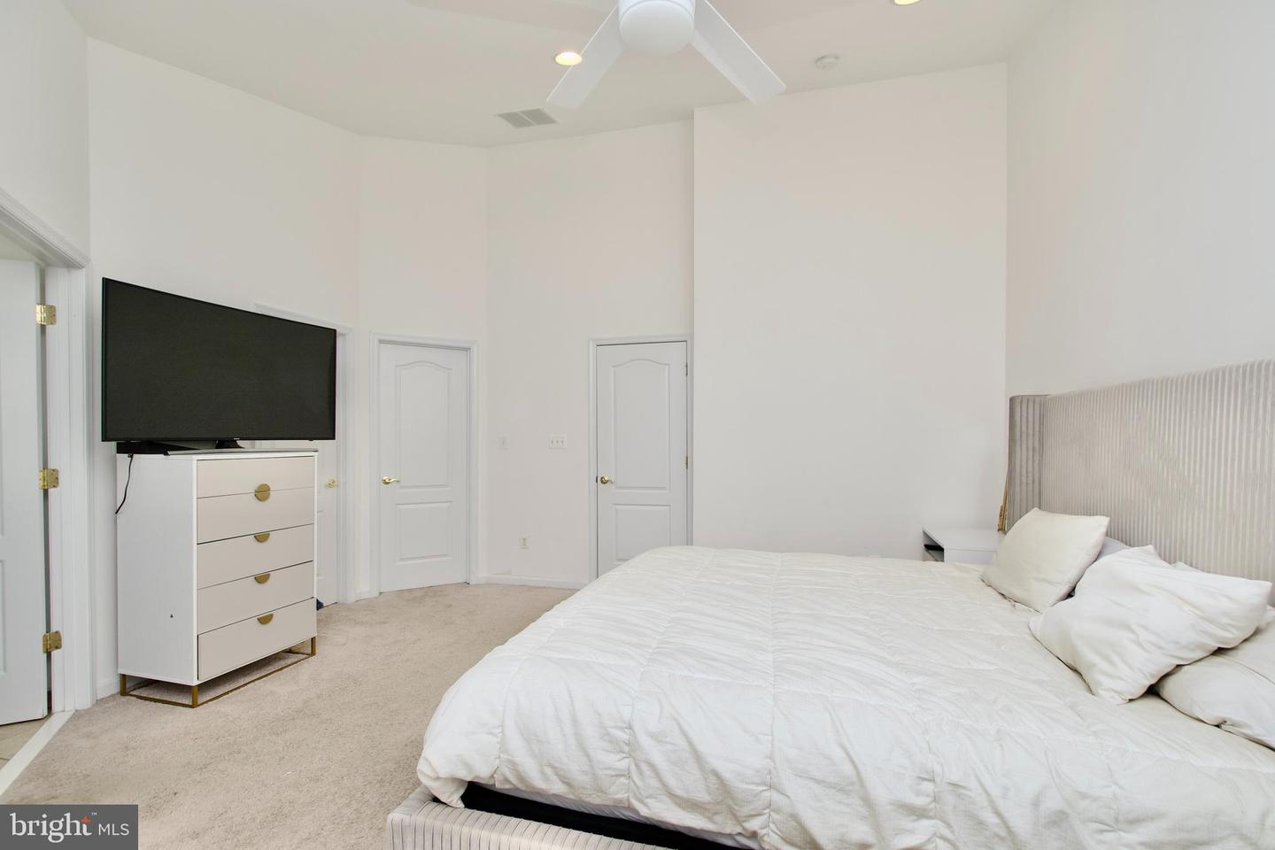 22047 AVONWORTH SQ, BROADLANDS, Virginia 20148, 3 Bedrooms Bedrooms, ,3 BathroomsBathrooms,Residential,For sale,22047 AVONWORTH SQ,VALO2098788 MLS # VALO2098788