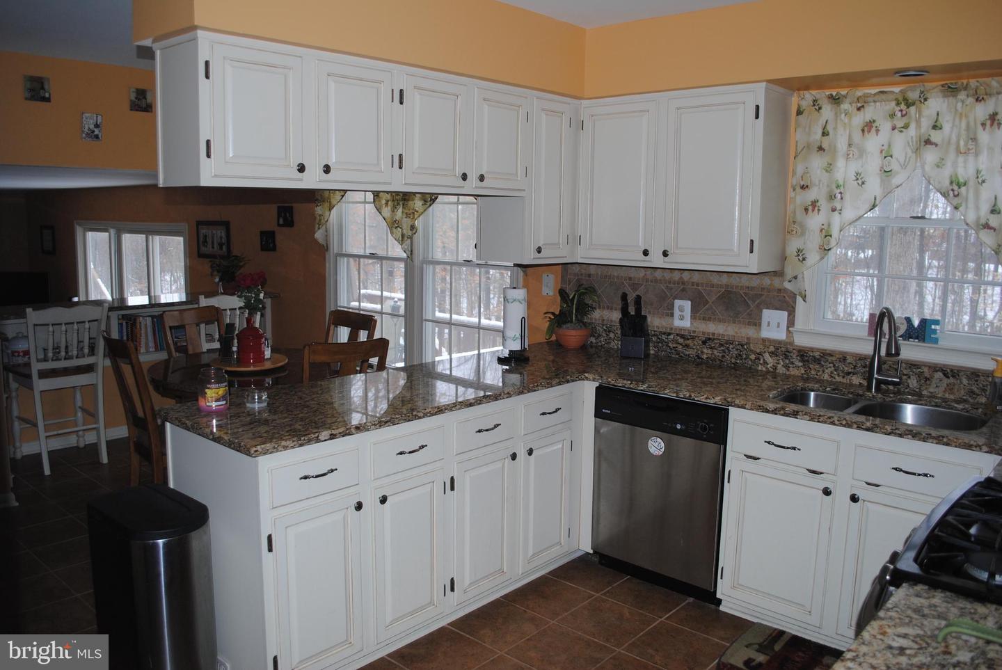 14591 ESTATE DR, WOODBRIDGE, Virginia 22193, 5 Bedrooms Bedrooms, ,3 BathroomsBathrooms,Residential,For sale,14591 ESTATE DR,VAPW2097380 MLS # VAPW2097380