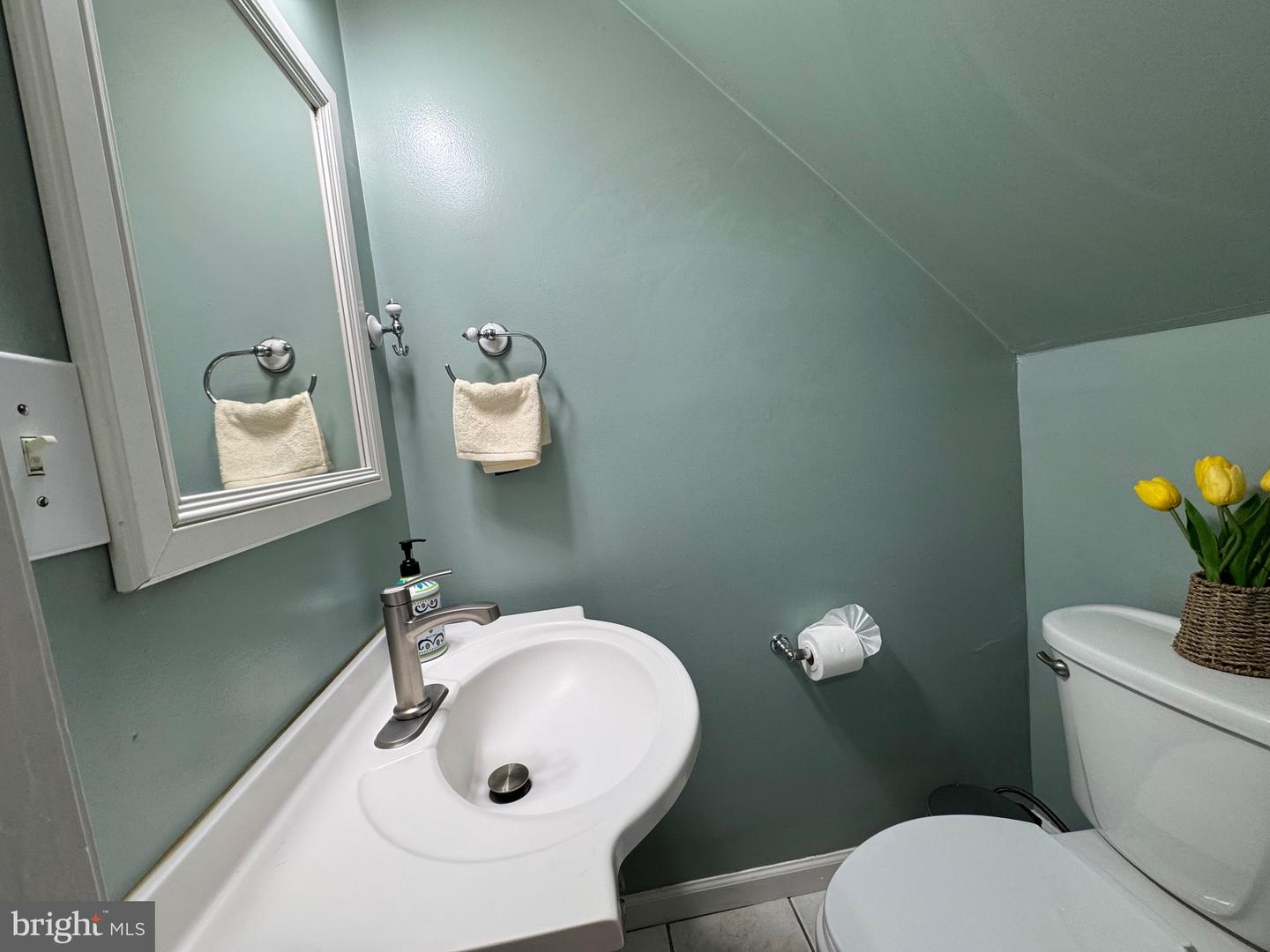 9579 HAGEL CIR #16/E, LORTON, Virginia 22079, 2 Bedrooms Bedrooms, ,1 BathroomBathrooms,Residential,For sale,9579 HAGEL CIR #16/E,VAFX2249982 MLS # VAFX2249982
