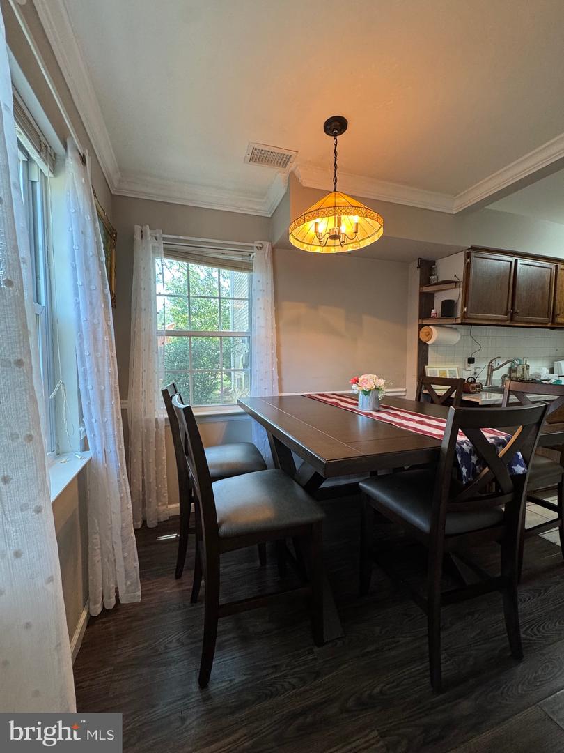 9579 HAGEL CIR #16/E, LORTON, Virginia 22079, 2 Bedrooms Bedrooms, ,1 BathroomBathrooms,Residential,For sale,9579 HAGEL CIR #16/E,VAFX2249982 MLS # VAFX2249982