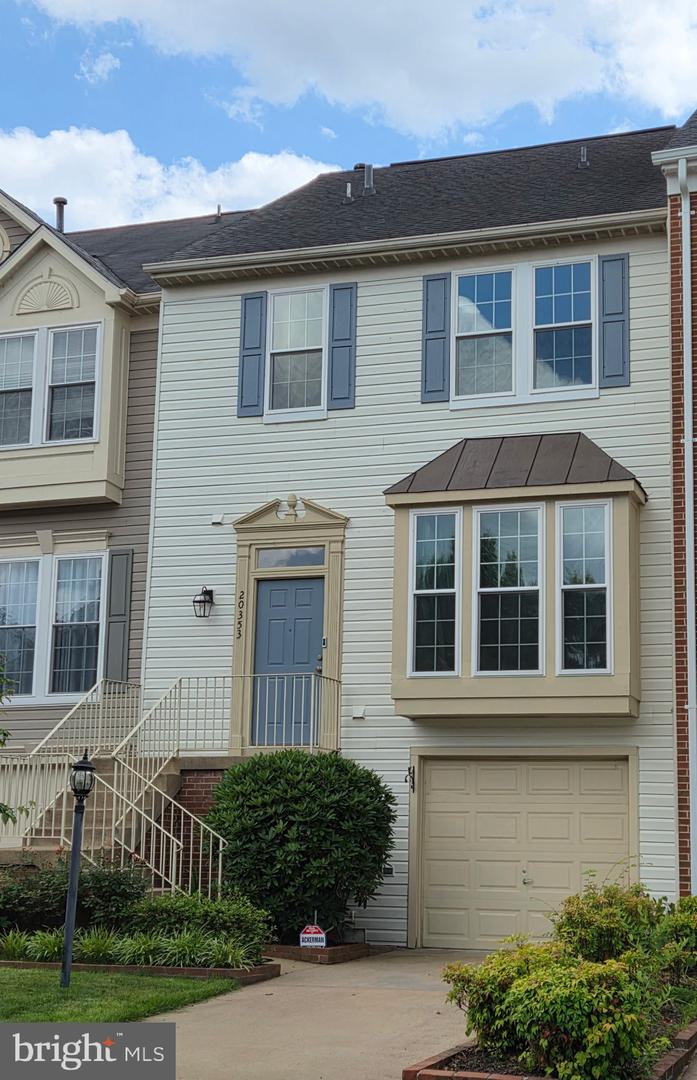20353 BRIARCLIFF TER, STERLING, Virginia 20165, 3 Bedrooms Bedrooms, ,3 BathroomsBathrooms,Residential,For sale,20353 BRIARCLIFF TER,VALO2100362 MLS # VALO2100362