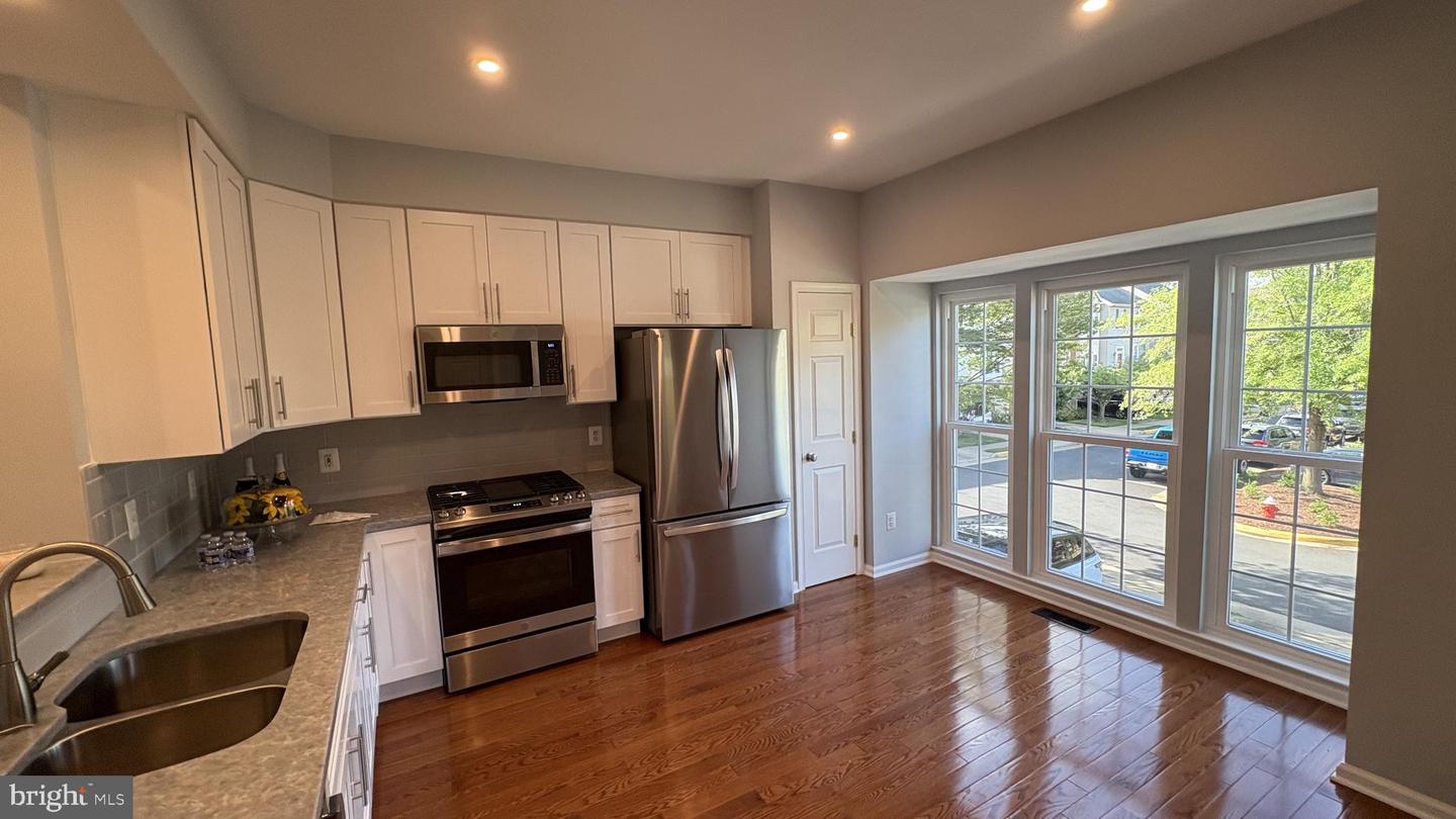 20353 BRIARCLIFF TER, STERLING, Virginia 20165, 3 Bedrooms Bedrooms, ,2 BathroomsBathrooms,Residential,For sale,20353 BRIARCLIFF TER,VALO2100362 MLS # VALO2100362