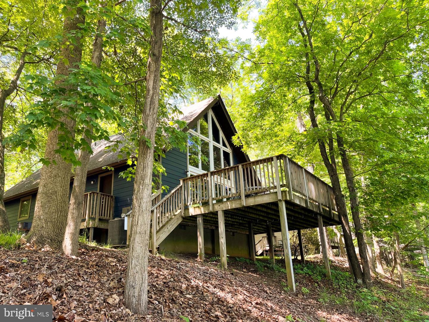 20353 BRIARCLIFF TER, STERLING, Virginia 20165, 3 Bedrooms Bedrooms, ,2 BathroomsBathrooms,Residential,For sale,20353 BRIARCLIFF TER,VALO2100362 MLS # VALO2100362