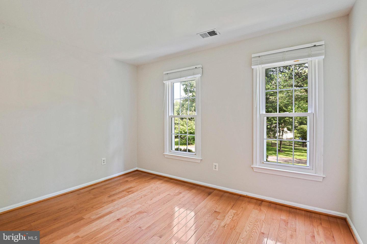 1819 HORSEBACK TRL, VIENNA, Virginia 22182, 5 Bedrooms Bedrooms, ,3 BathroomsBathrooms,Residential,For sale,1819 HORSEBACK TRL,VAFX2250402 MLS # VAFX2250402