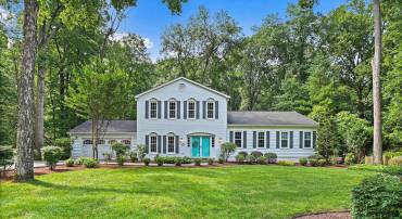 1819 HORSEBACK TRL, VIENNA, Virginia 22182, 5 Bedrooms Bedrooms, ,3 BathroomsBathrooms,Residential,For sale,1819 HORSEBACK TRL,VAFX2250402 MLS # VAFX2250402