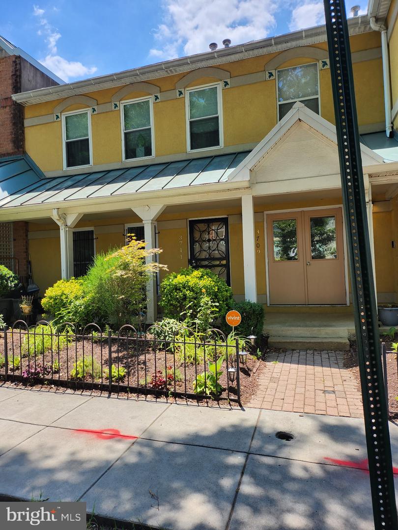 3709 GRANT PL NE #A, WASHINGTON, District Of Columbia 20019, 2 Bedrooms Bedrooms, ,1 BathroomBathrooms,Residential,For sale,3709 GRANT PL NE #A,DCDC2207958 MLS # DCDC2207958