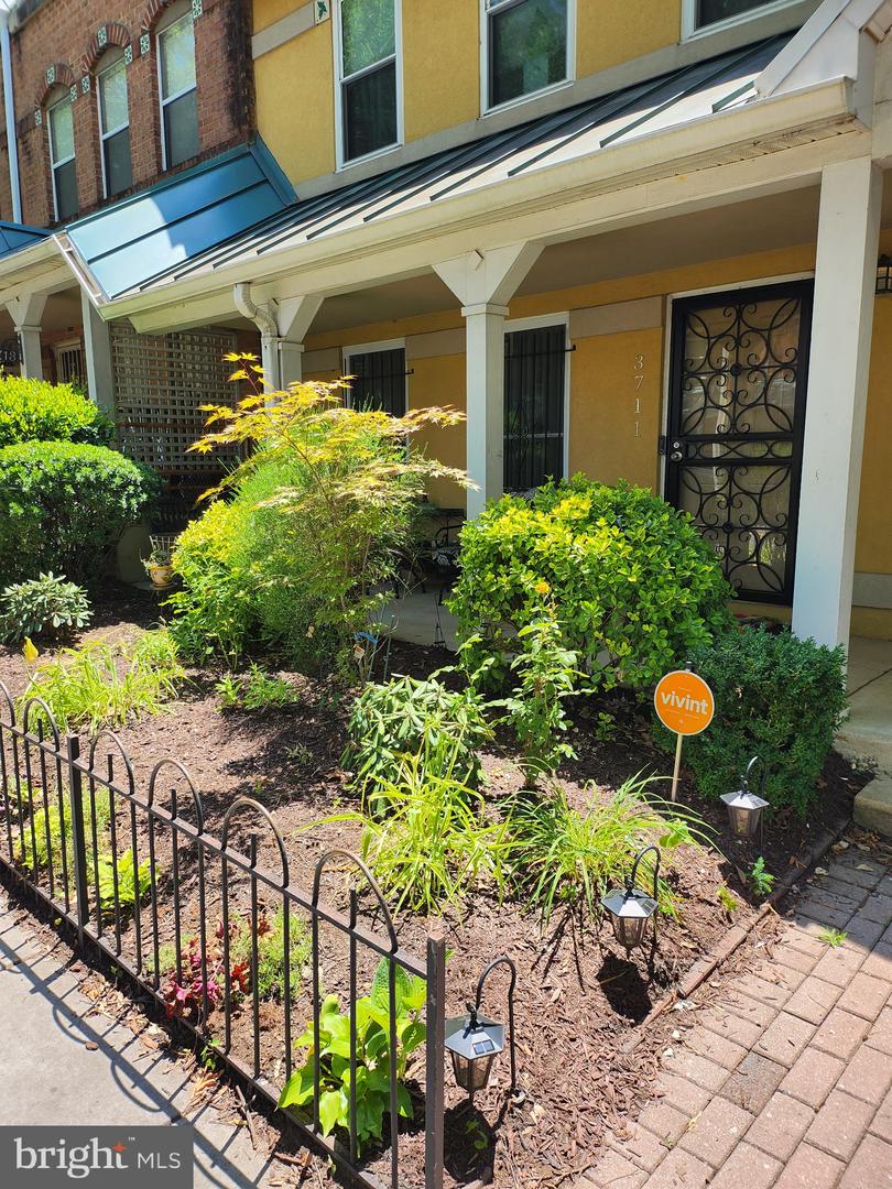 3709 GRANT PL NE #A, WASHINGTON, District Of Columbia 20019, 2 Bedrooms Bedrooms, ,1 BathroomBathrooms,Residential,For sale,3709 GRANT PL NE #A,DCDC2207958 MLS # DCDC2207958