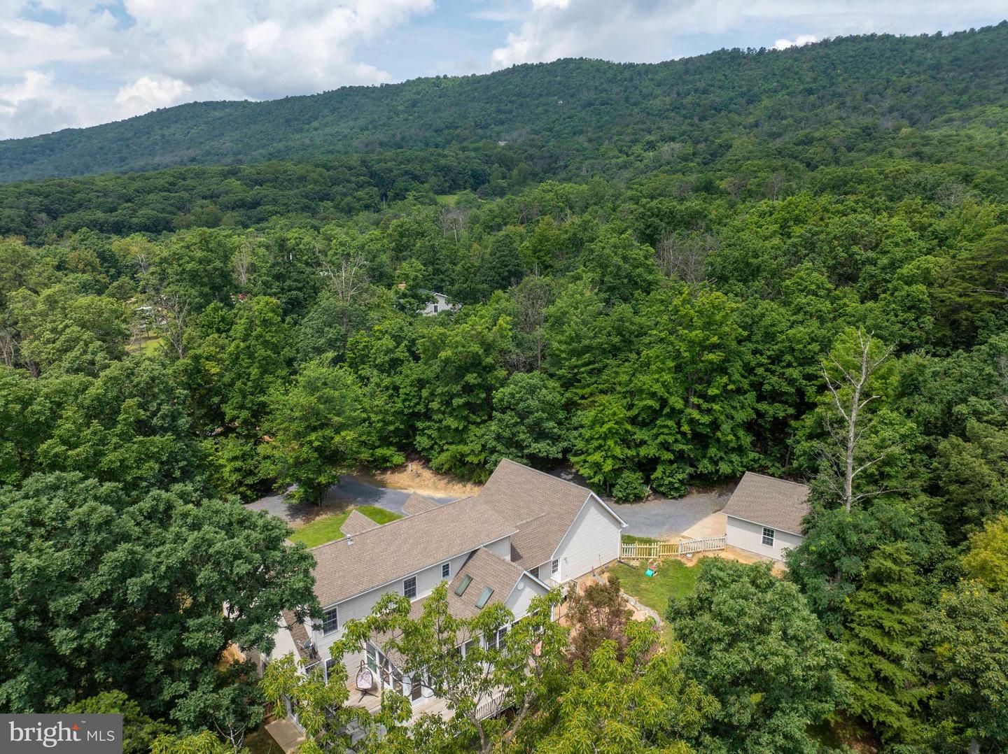744 PONTZER RD, STRASBURG, Virginia 22657, 3 Bedrooms Bedrooms, ,3 BathroomsBathrooms,Residential,For sale,744 PONTZER RD,VASH2011856 MLS # VASH2011856