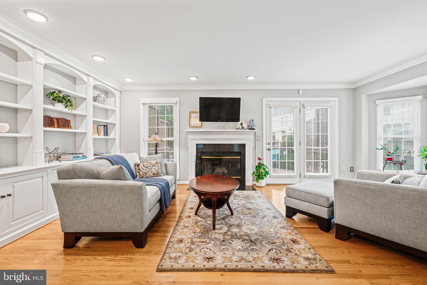 913 ROLFE PL, ALEXANDRIA, Virginia 22314, 3 Bedrooms Bedrooms, 7 Rooms Rooms,2 BathroomsBathrooms,Residential,For sale,913 ROLFE PL,VAAX2047094 MLS # VAAX2047094